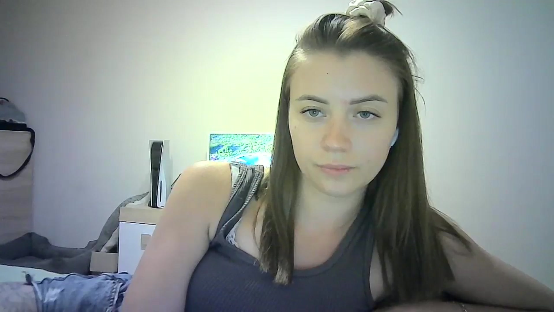 Gallery image thumbnail from Sulfate0's myfreecams stream on, 06/28/2024, 13:55 image 16 of 20