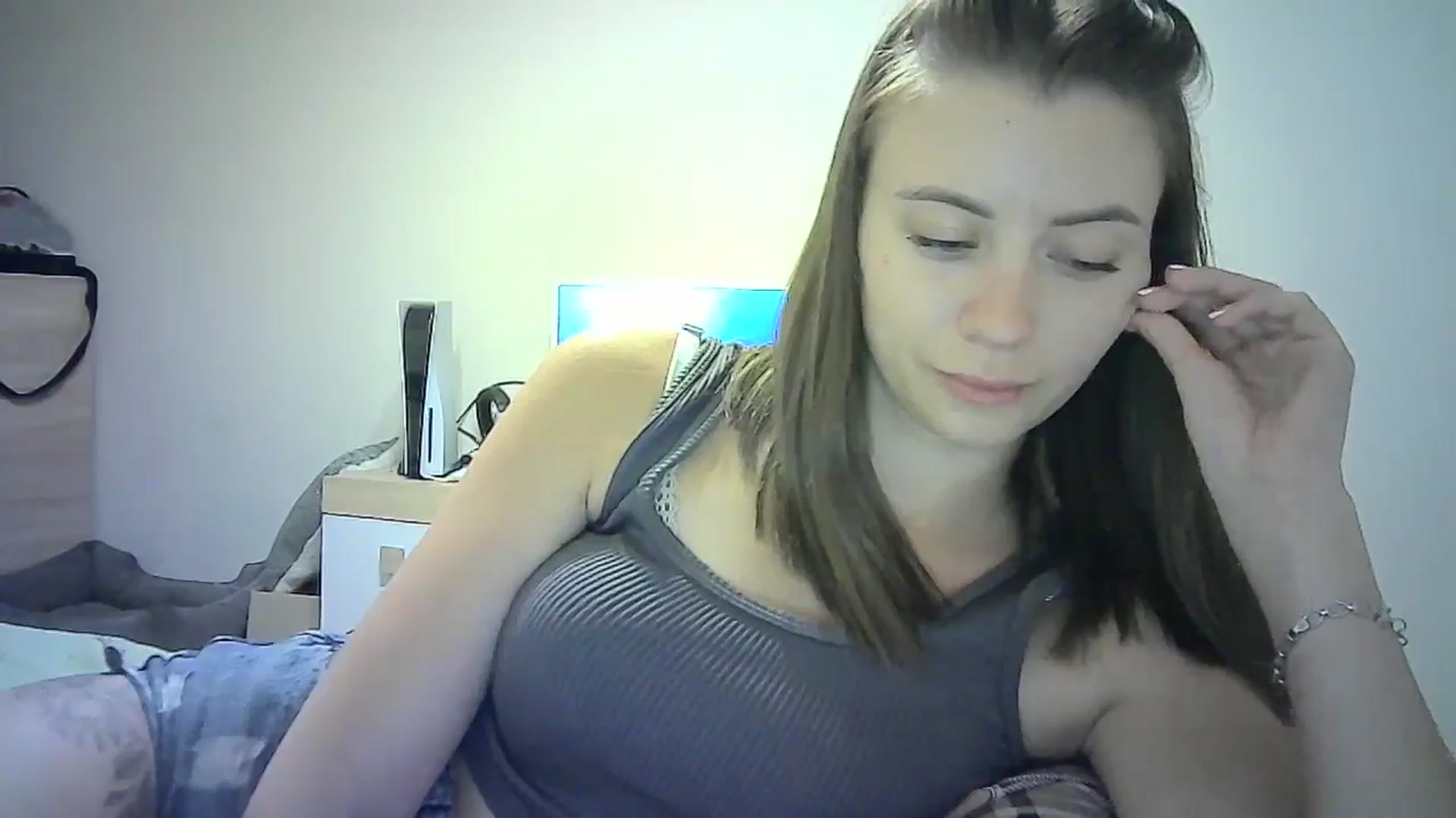 Gallery image thumbnail from Sulfate0's myfreecams stream on, 06/28/2024, 13:55 image 8 of 20