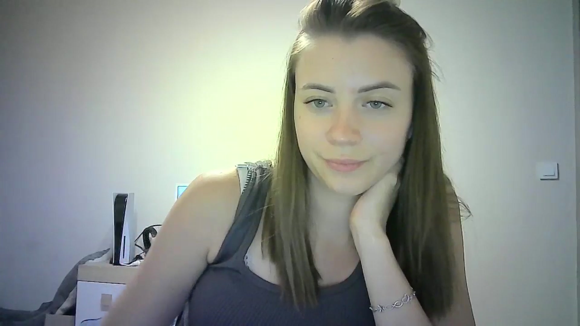 Gallery image thumbnail from Sulfate0's myfreecams stream on, 06/28/2024, 14:12 image 3 of 20