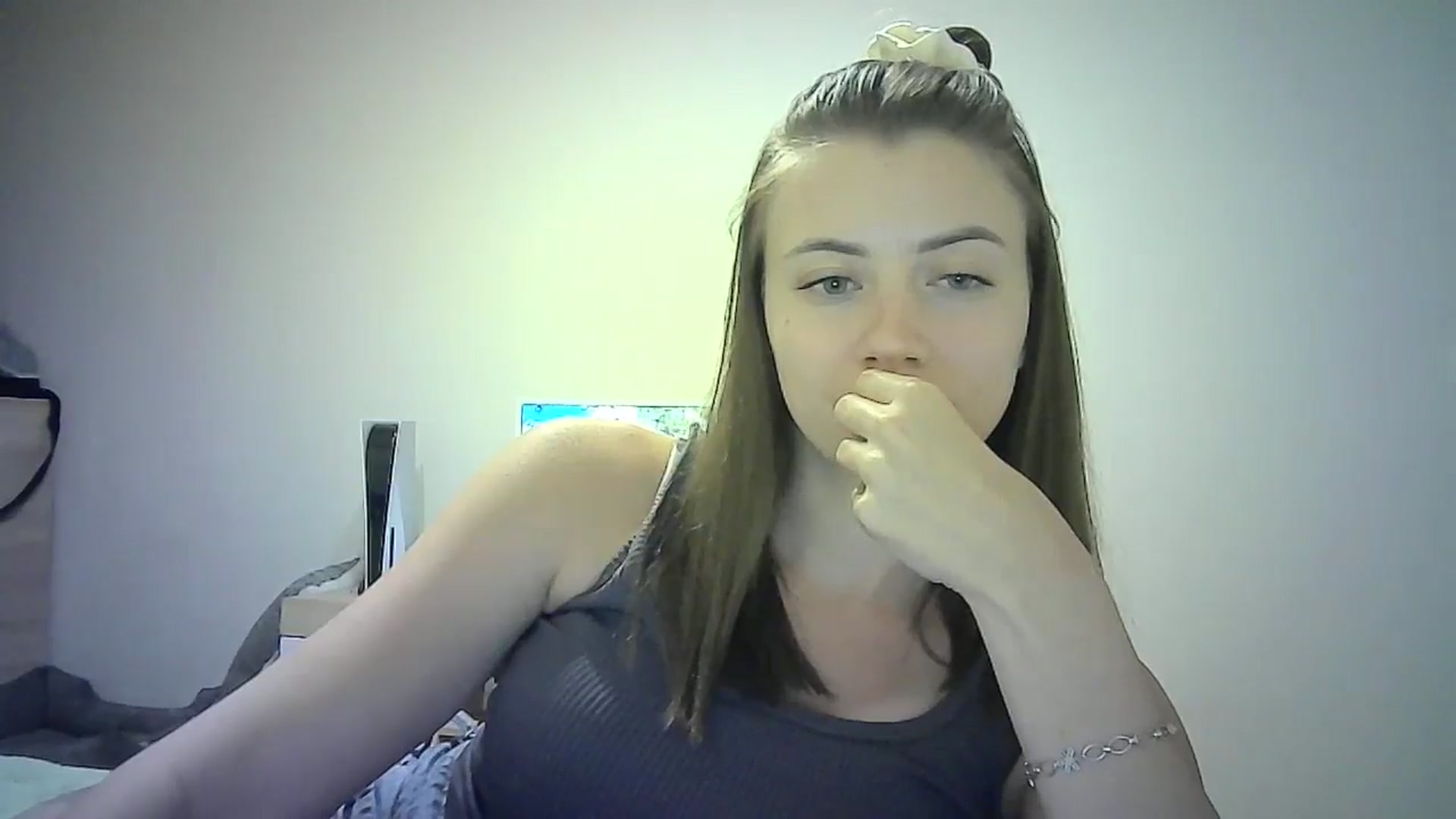 Gallery image thumbnail from Sulfate0's myfreecams stream on, 06/28/2024, 15:04 image 12 of 20