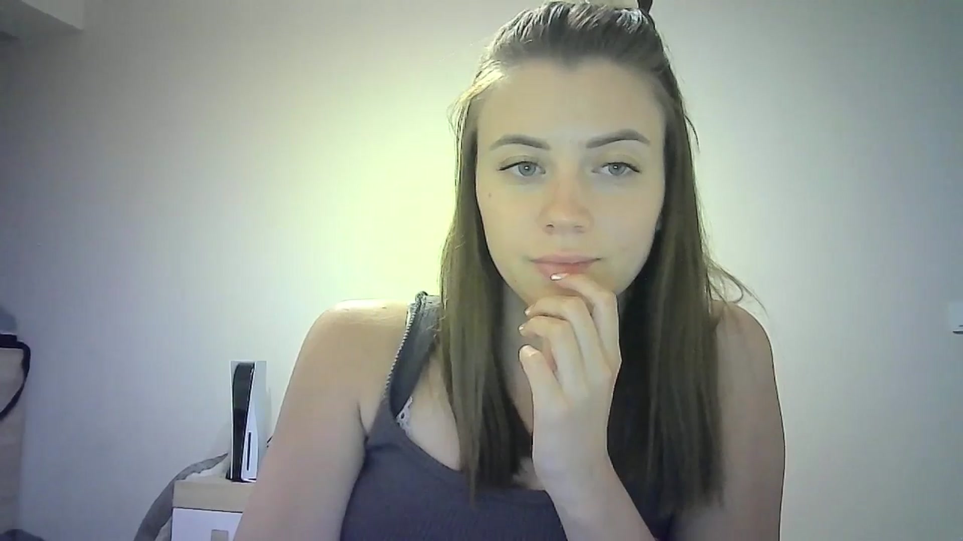 Gallery image thumbnail from Sulfate0's myfreecams stream on, 06/28/2024, 15:04 image 19 of 20