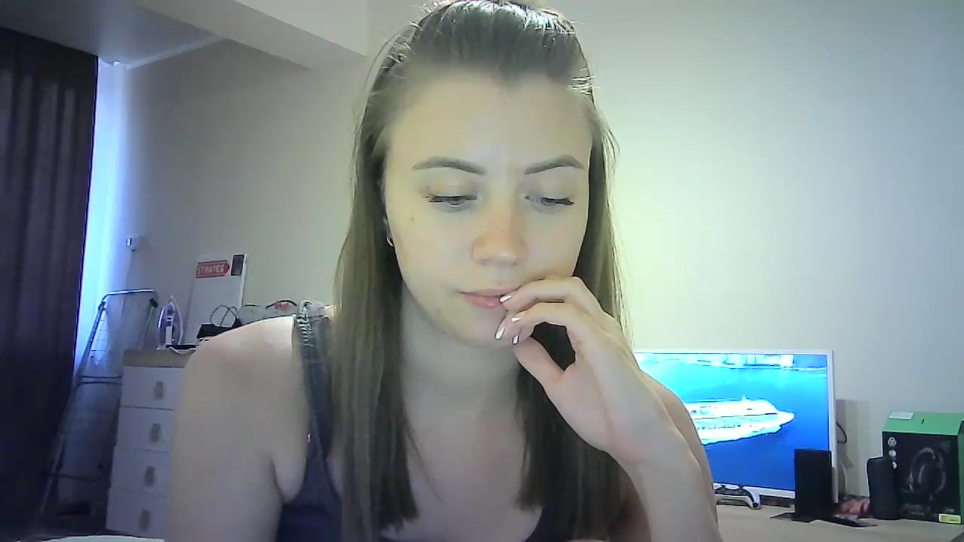 Gallery image thumbnail from Sulfate0's myfreecams stream on, 06/28/2024, 15:04 image 6 of 20
