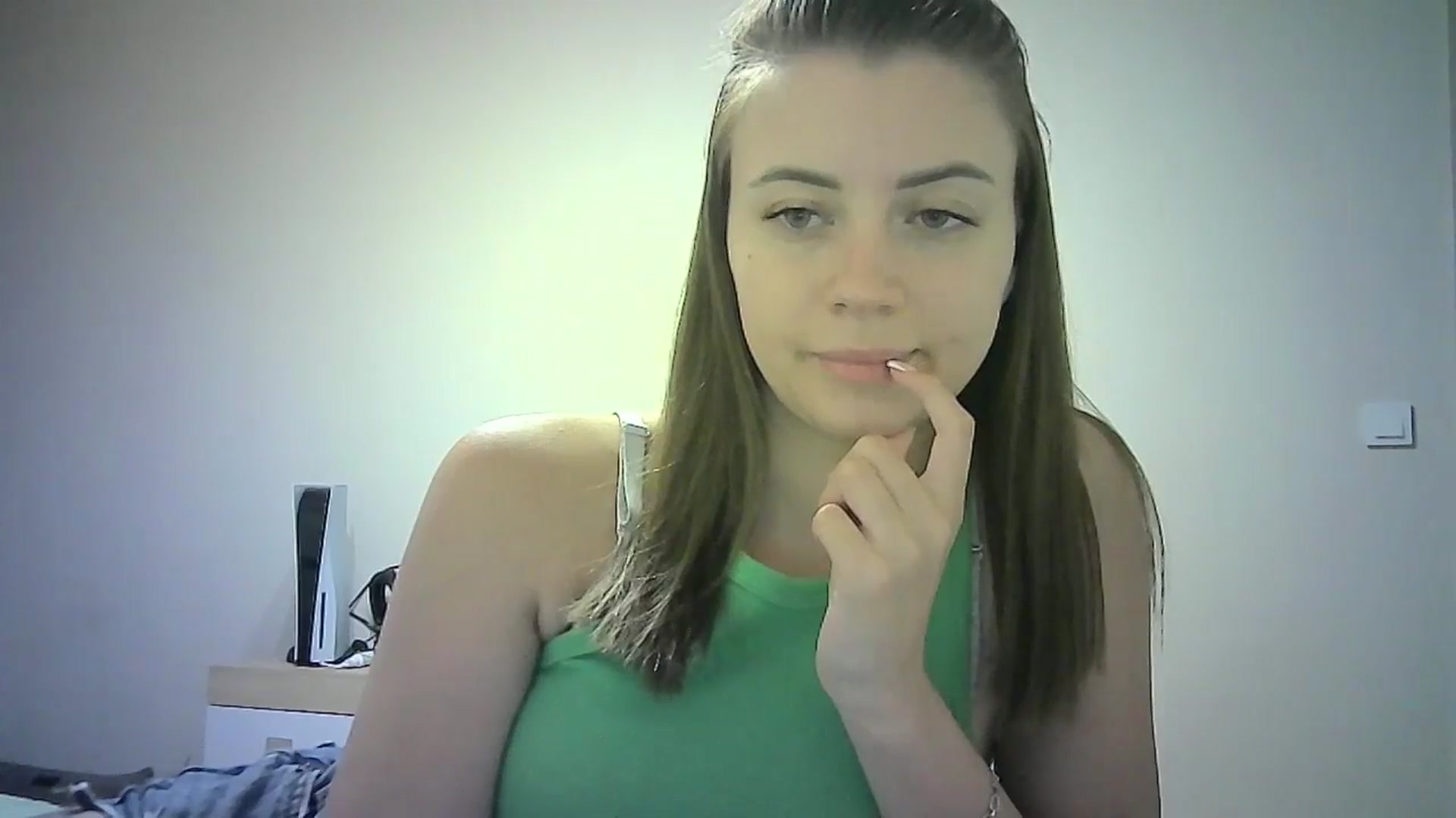 Gallery image thumbnail from Sulfate0's myfreecams stream on, 06/29/2024, 07:55 image 16 of 20