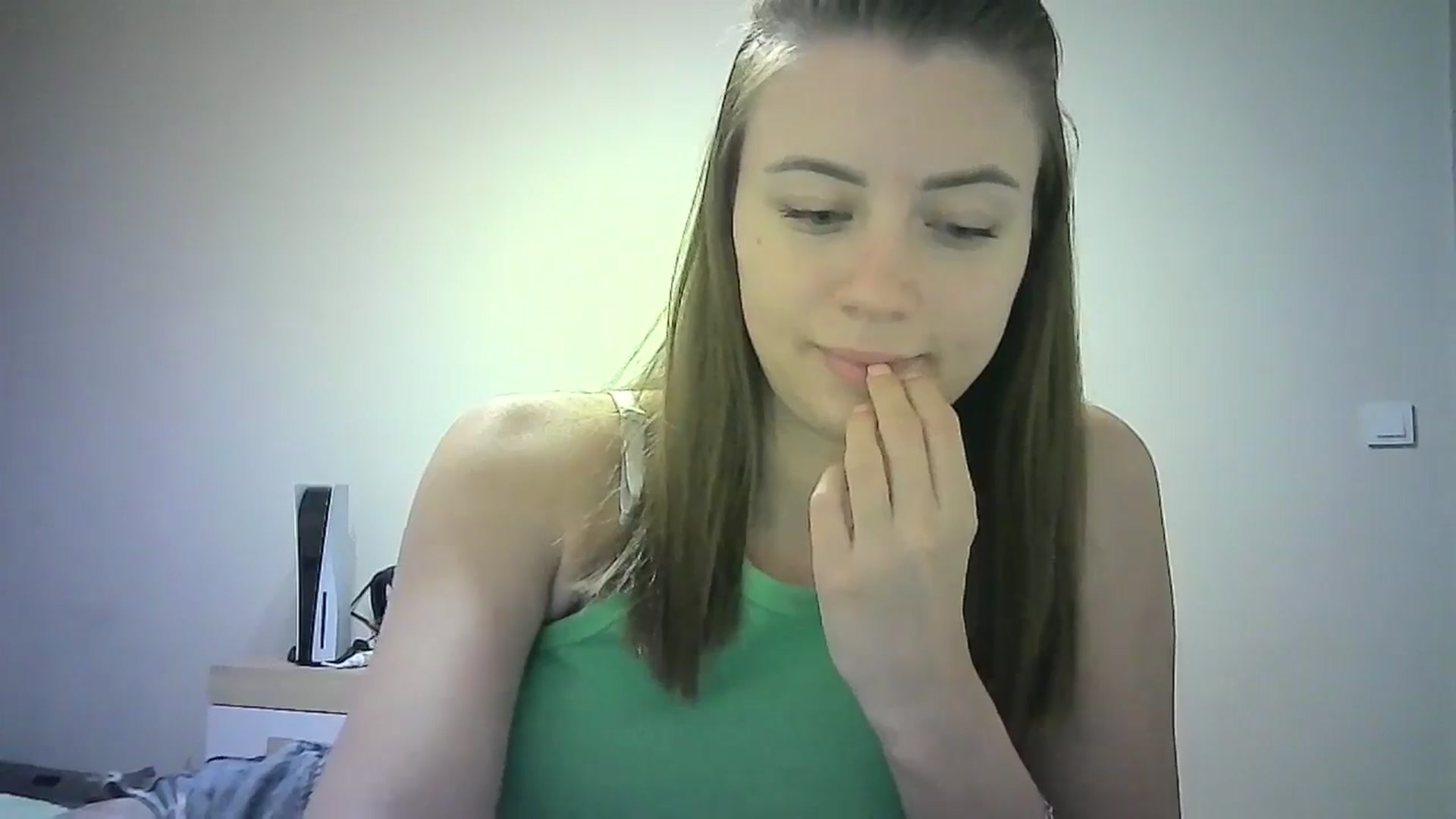 Gallery image thumbnail from Sulfate0's myfreecams stream on, 06/29/2024, 07:55 image 13 of 20