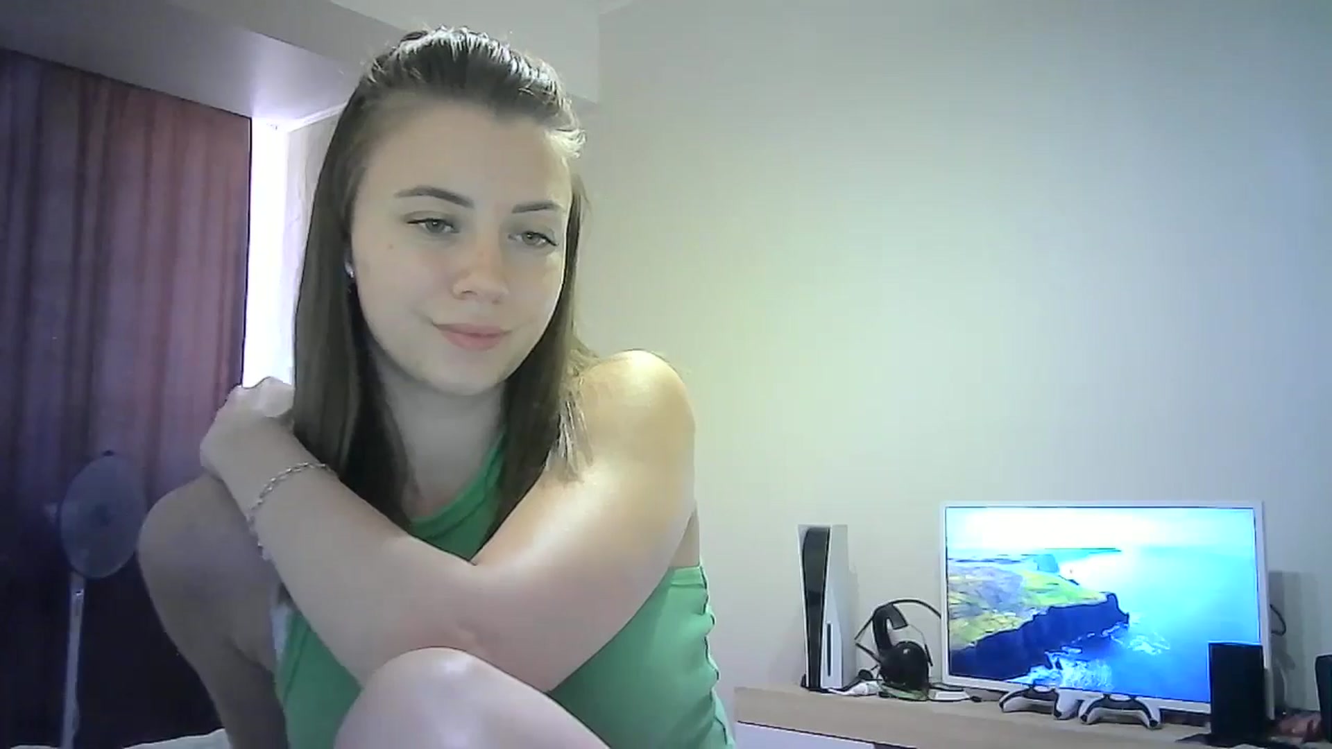 Gallery image thumbnail from Sulfate0's myfreecams stream on, 06/29/2024, 08:37 image 12 of 20