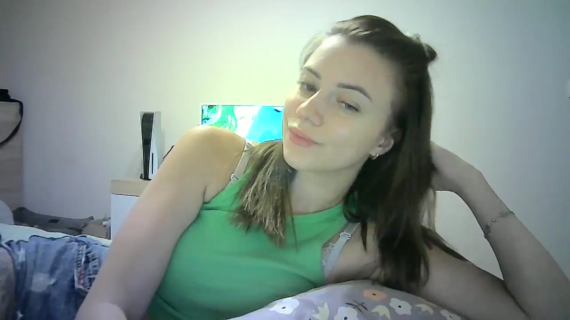 Gallery image thumbnail from Sulfate0's myfreecams stream on, 06/29/2024, 09:19 image 19 of 20