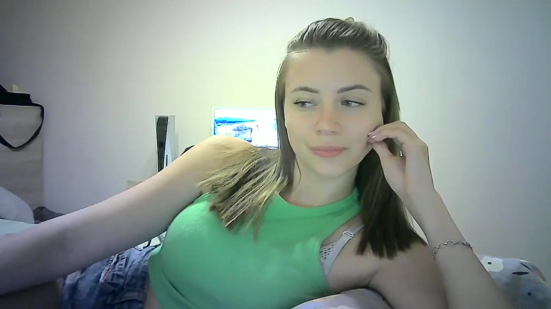 Gallery image thumbnail from Sulfate0's myfreecams stream on, 06/29/2024, 09:19 image 5 of 20