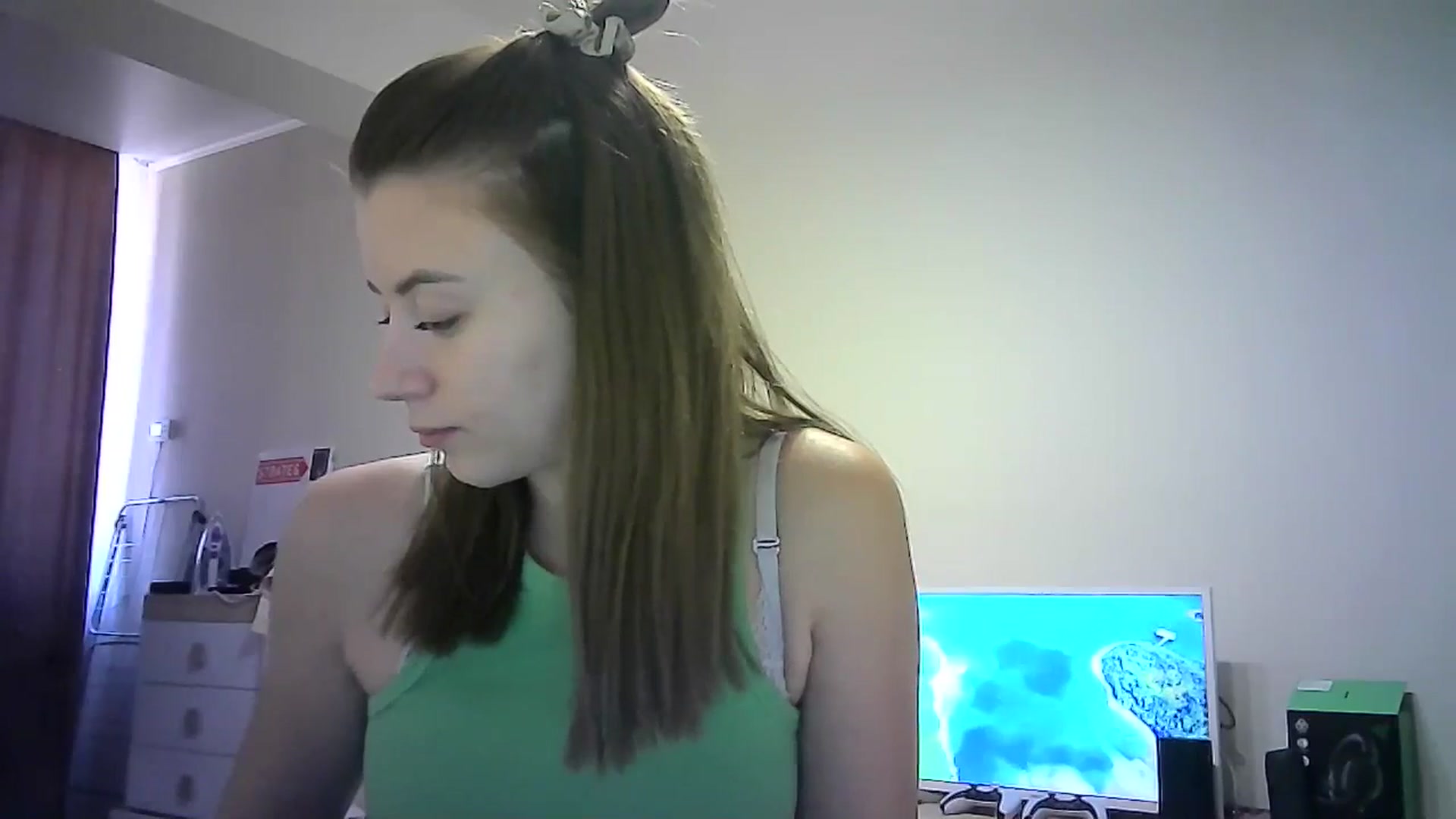Gallery image thumbnail from Sulfate0's myfreecams stream on, 06/29/2024, 09:19 image 12 of 20