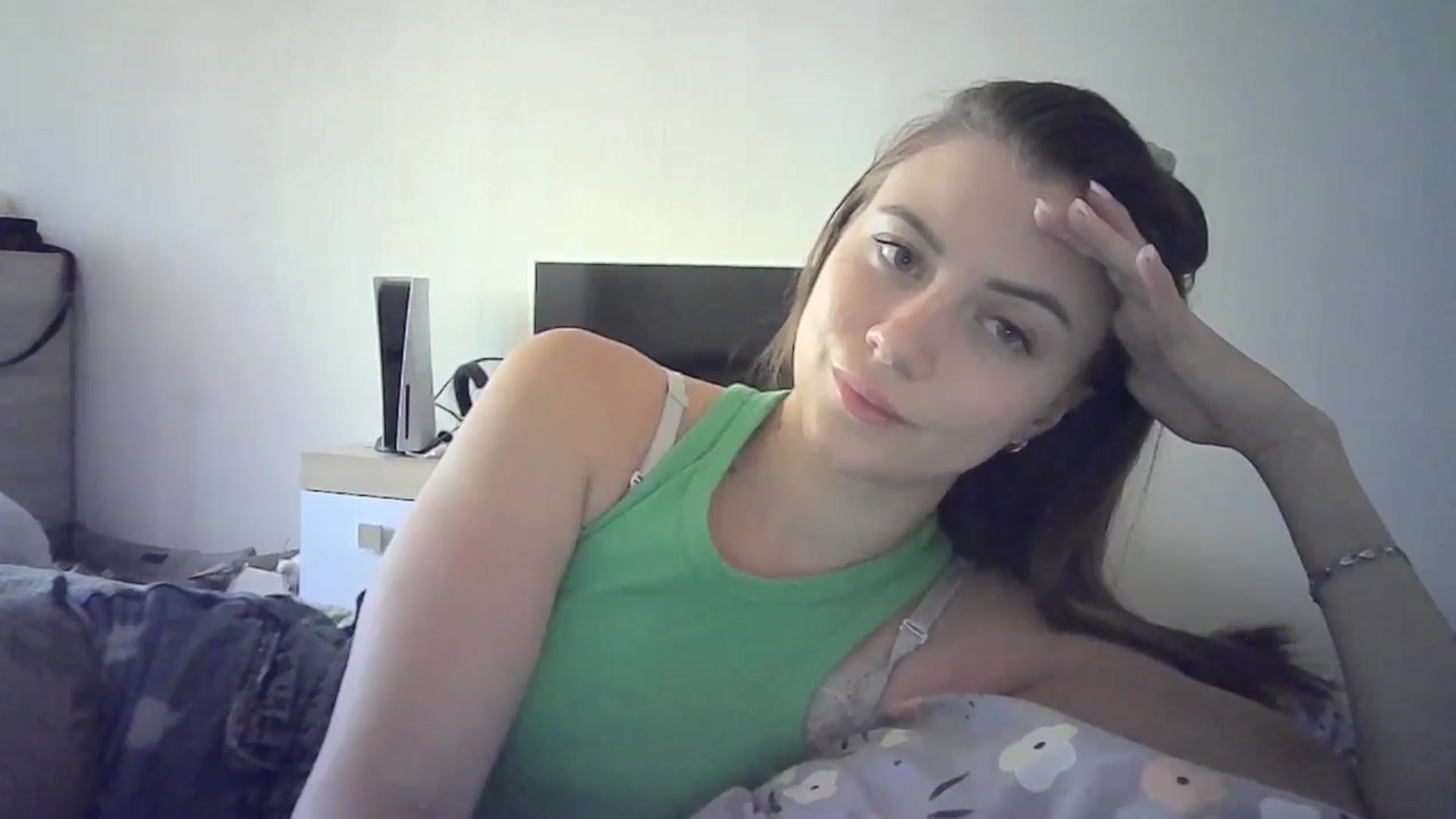 Gallery image thumbnail from Sulfate0's myfreecams stream on, 06/29/2024, 10:29 image 16 of 20