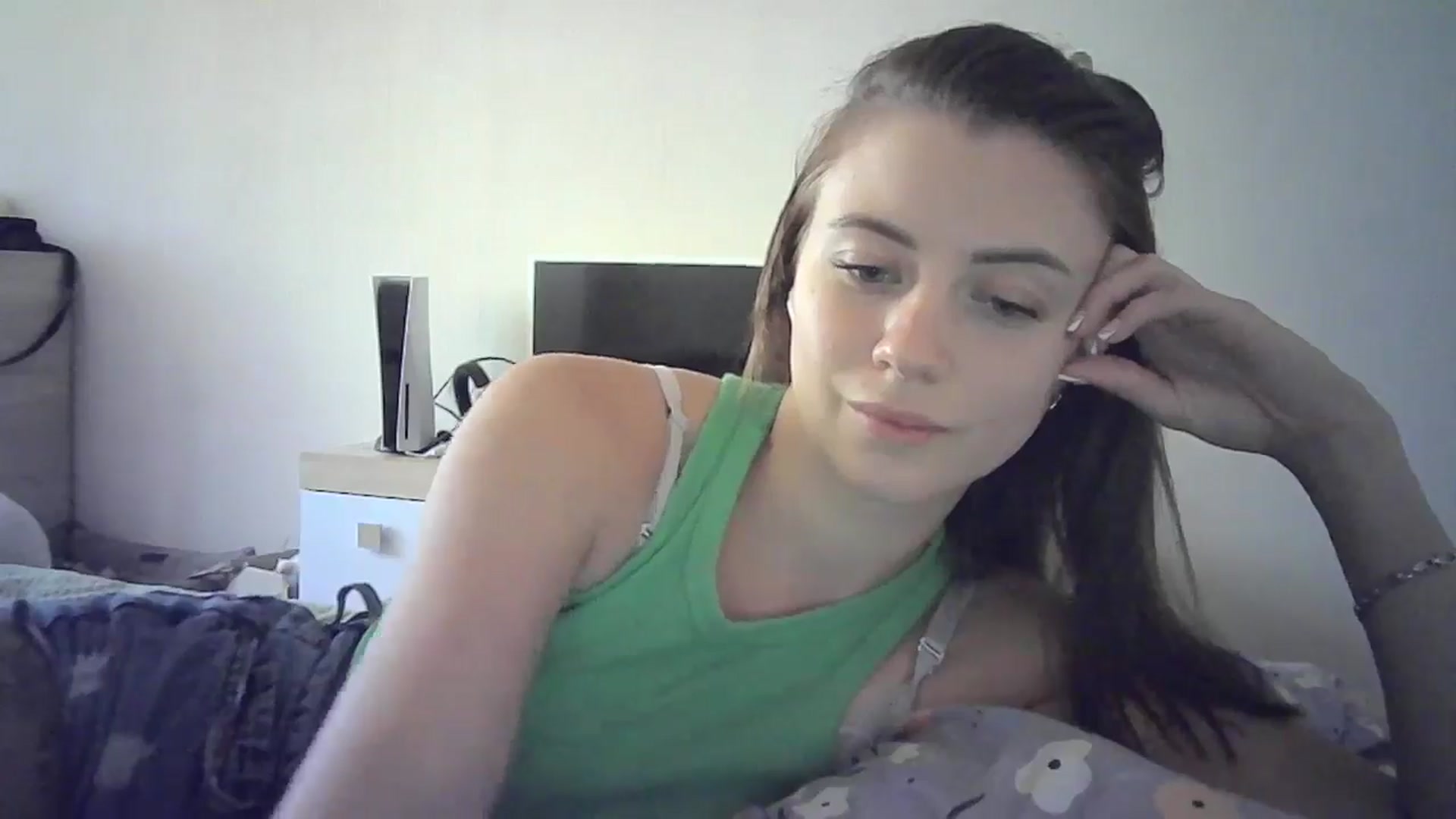 Gallery image thumbnail from Sulfate0's myfreecams stream on, 06/29/2024, 10:29 image 12 of 20