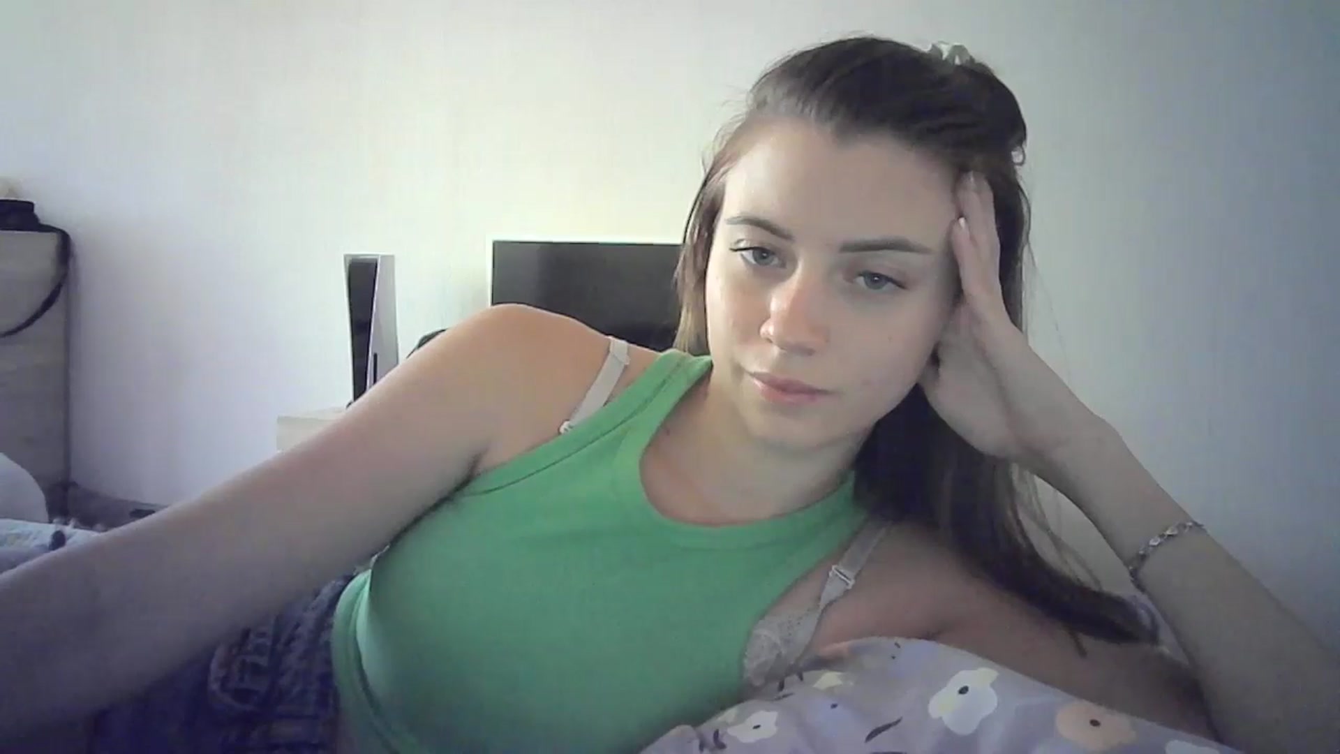 Gallery image thumbnail from Sulfate0's myfreecams stream on, 06/29/2024, 10:29 image 13 of 20