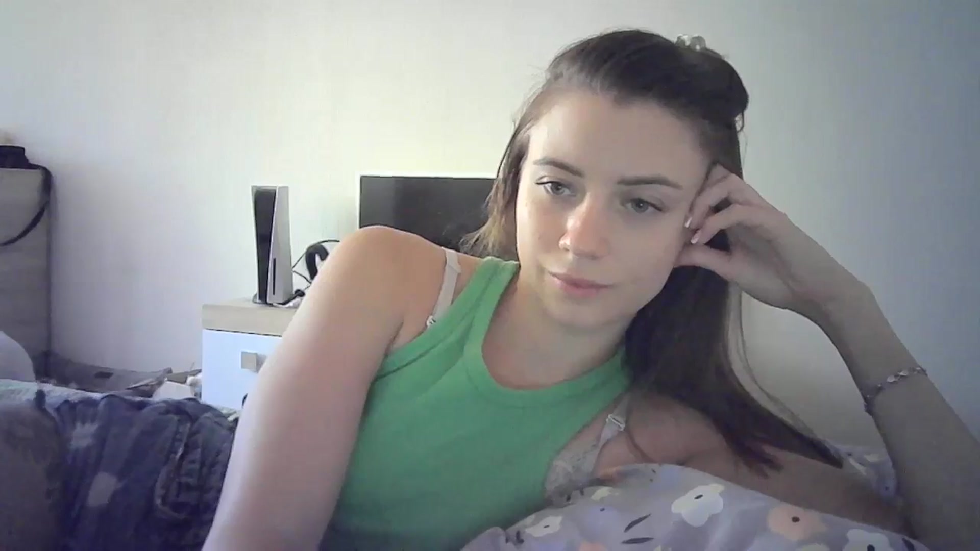 Gallery image thumbnail from Sulfate0's myfreecams stream on, 06/29/2024, 10:29 image 18 of 20