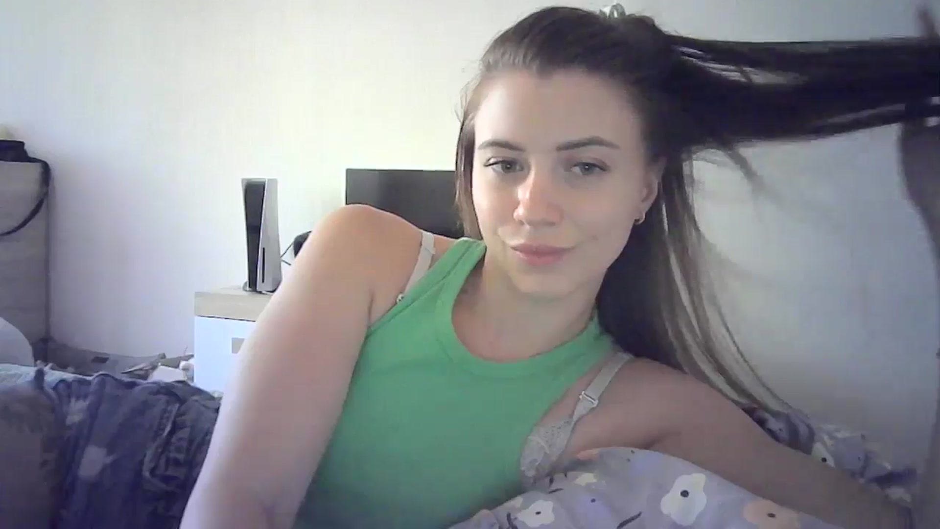 Gallery image thumbnail from Sulfate0's myfreecams stream on, 06/29/2024, 10:29 image 9 of 20
