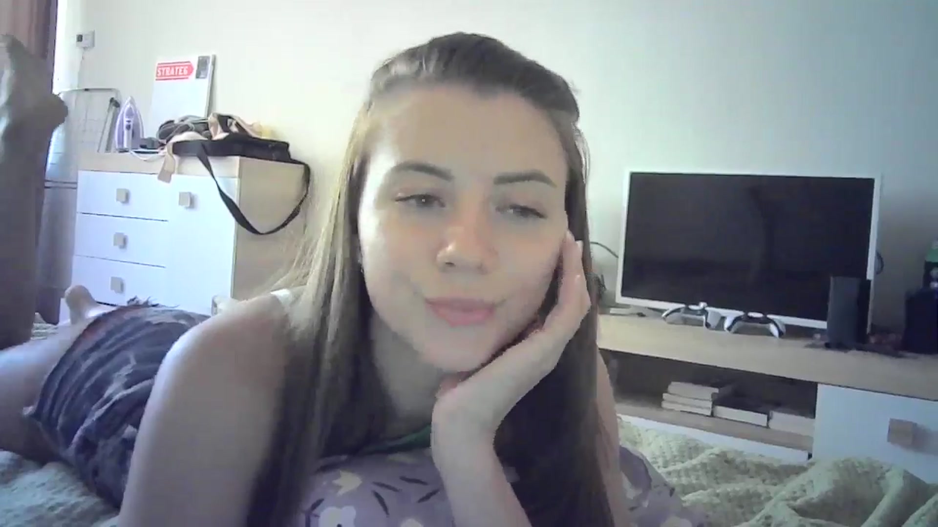 Gallery image thumbnail from Sulfate0's myfreecams stream on, 06/29/2024, 11:03 image 14 of 20