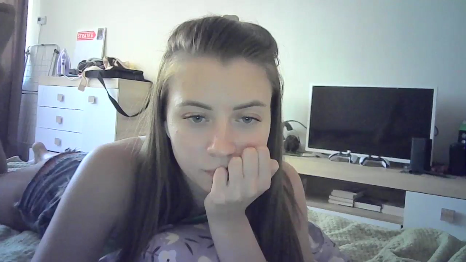 Gallery image thumbnail from Sulfate0's myfreecams stream on, 06/29/2024, 11:03 image 15 of 20