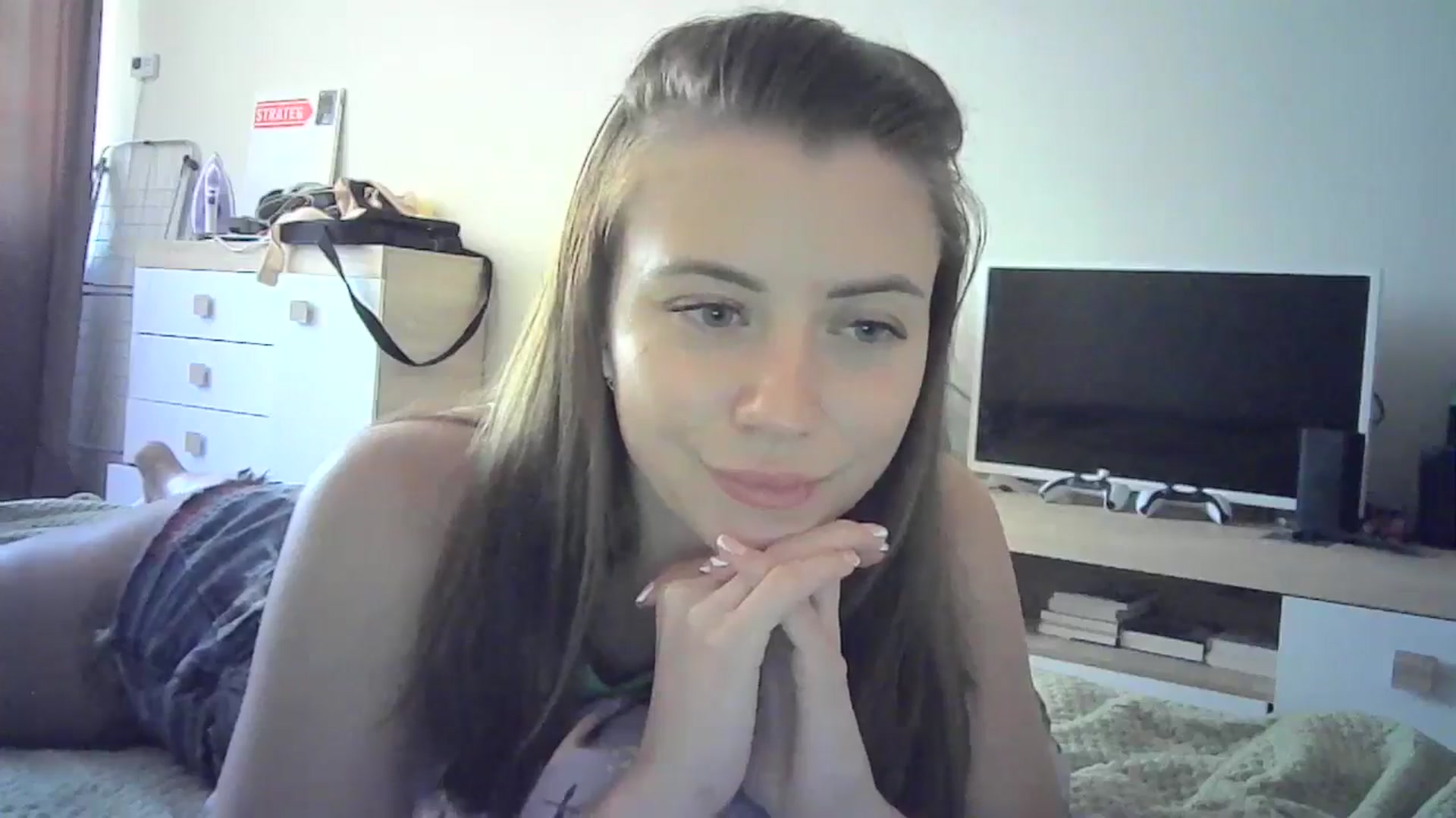 Gallery image thumbnail from Sulfate0's myfreecams stream on, 06/29/2024, 11:03 image 8 of 20
