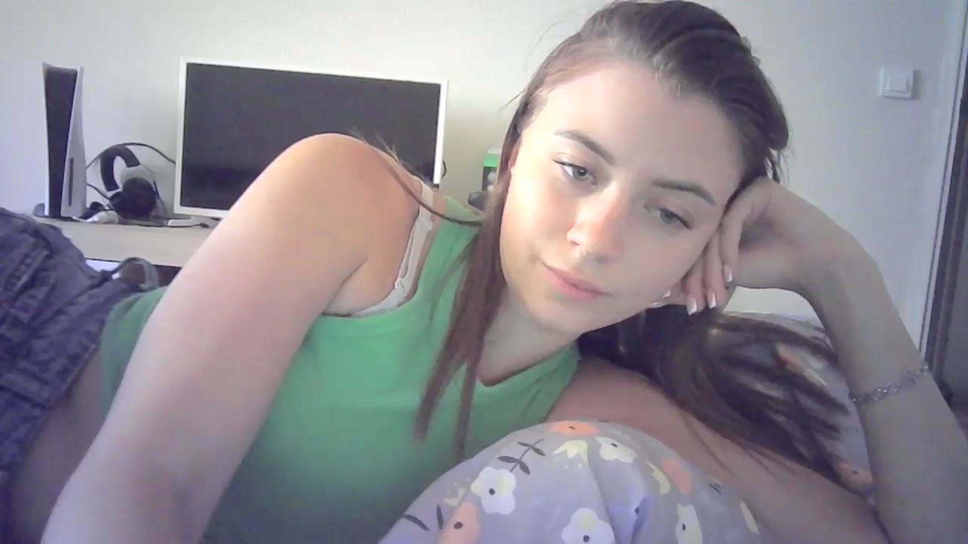 Gallery image thumbnail from Sulfate0's myfreecams stream on, 06/29/2024, 11:45 image 3 of 20
