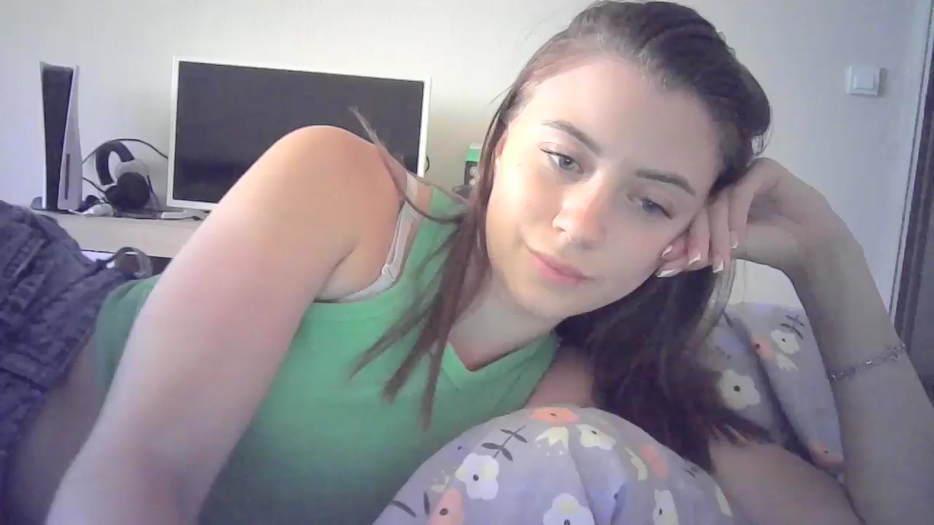 Gallery image thumbnail from Sulfate0's myfreecams stream on, 06/29/2024, 11:45 image 1 of 20