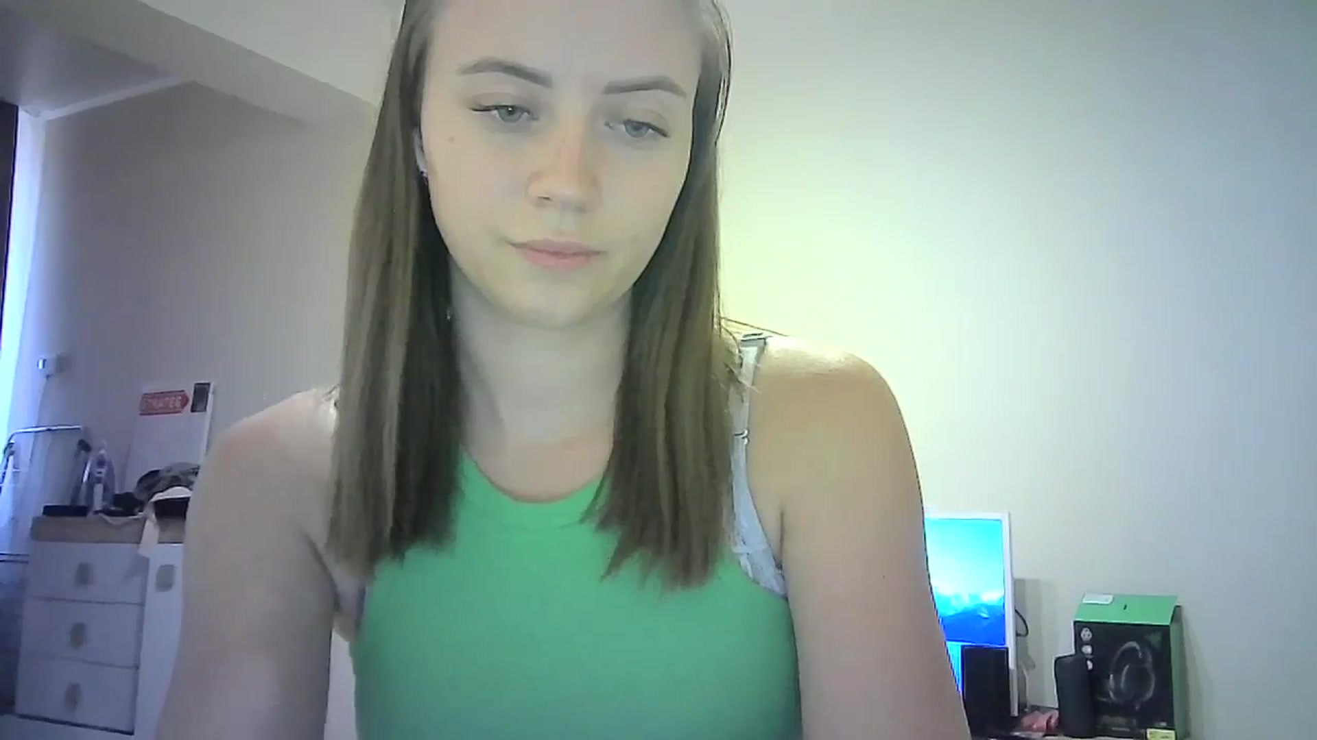 Gallery image thumbnail from Sulfate0's myfreecams stream on, 06/29/2024, 12:50 image 15 of 20