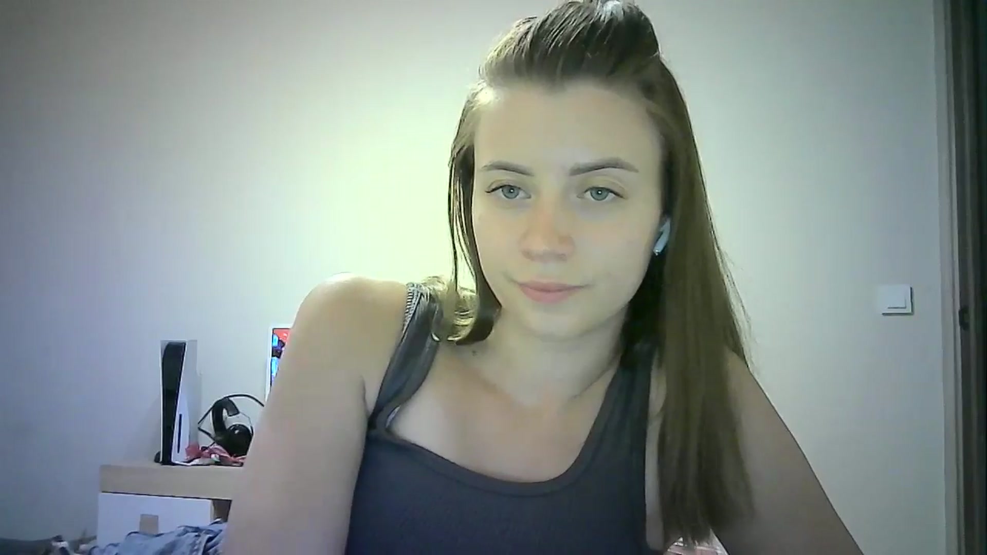 Gallery image thumbnail from Sulfate0's myfreecams stream on, 06/30/2024, 09:41 image 17 of 20
