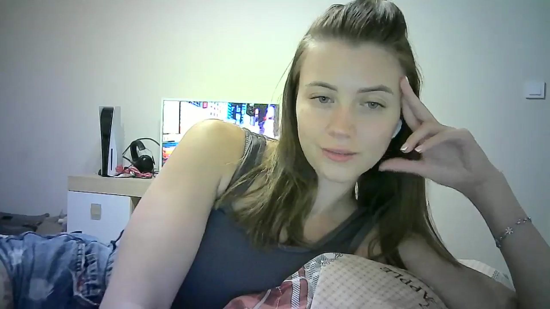 Gallery image thumbnail from Sulfate0's myfreecams stream on, 06/30/2024, 09:41 image 14 of 20
