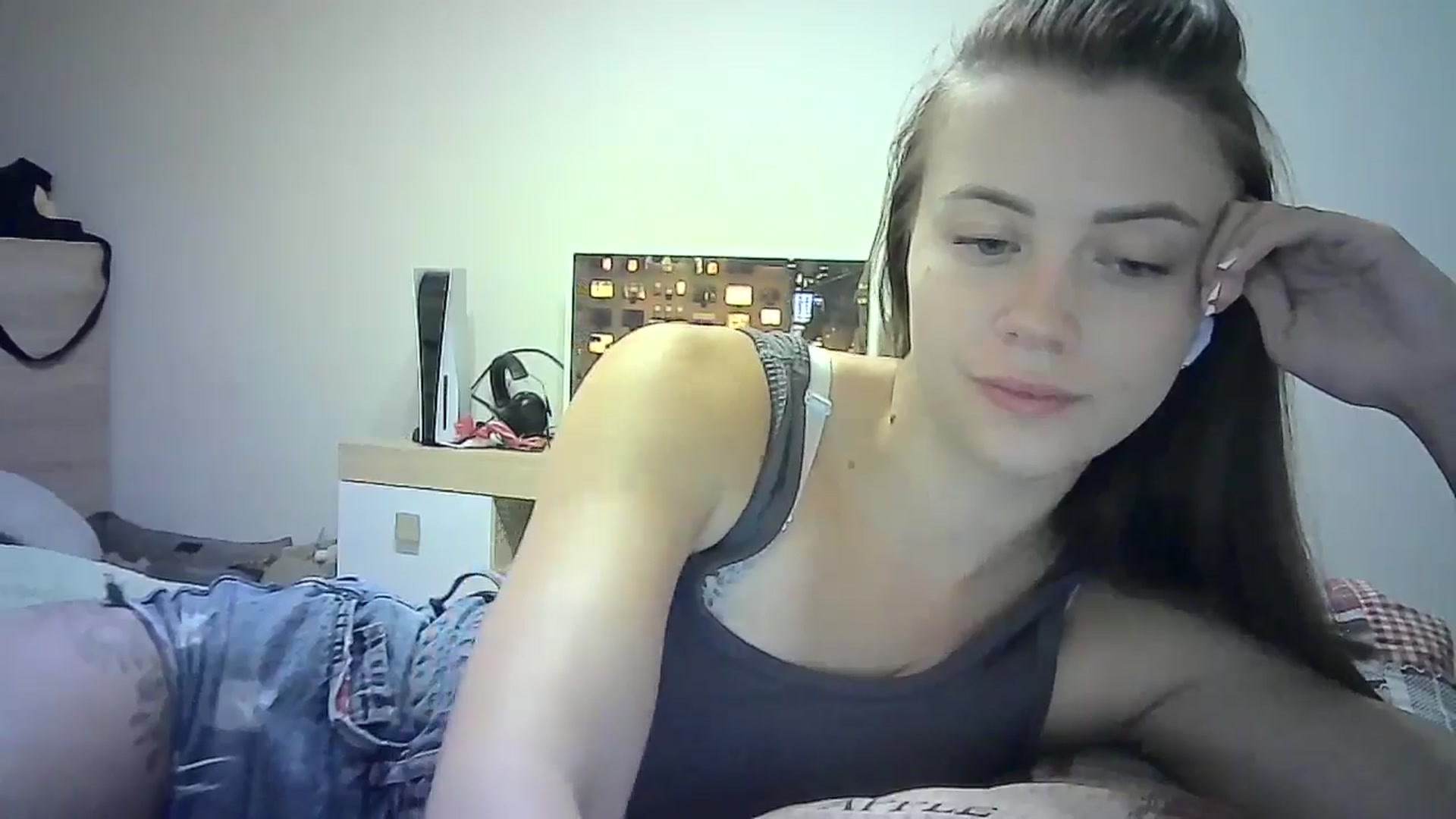 Gallery image thumbnail from Sulfate0's myfreecams stream on, 06/30/2024, 10:47 image 8 of 20