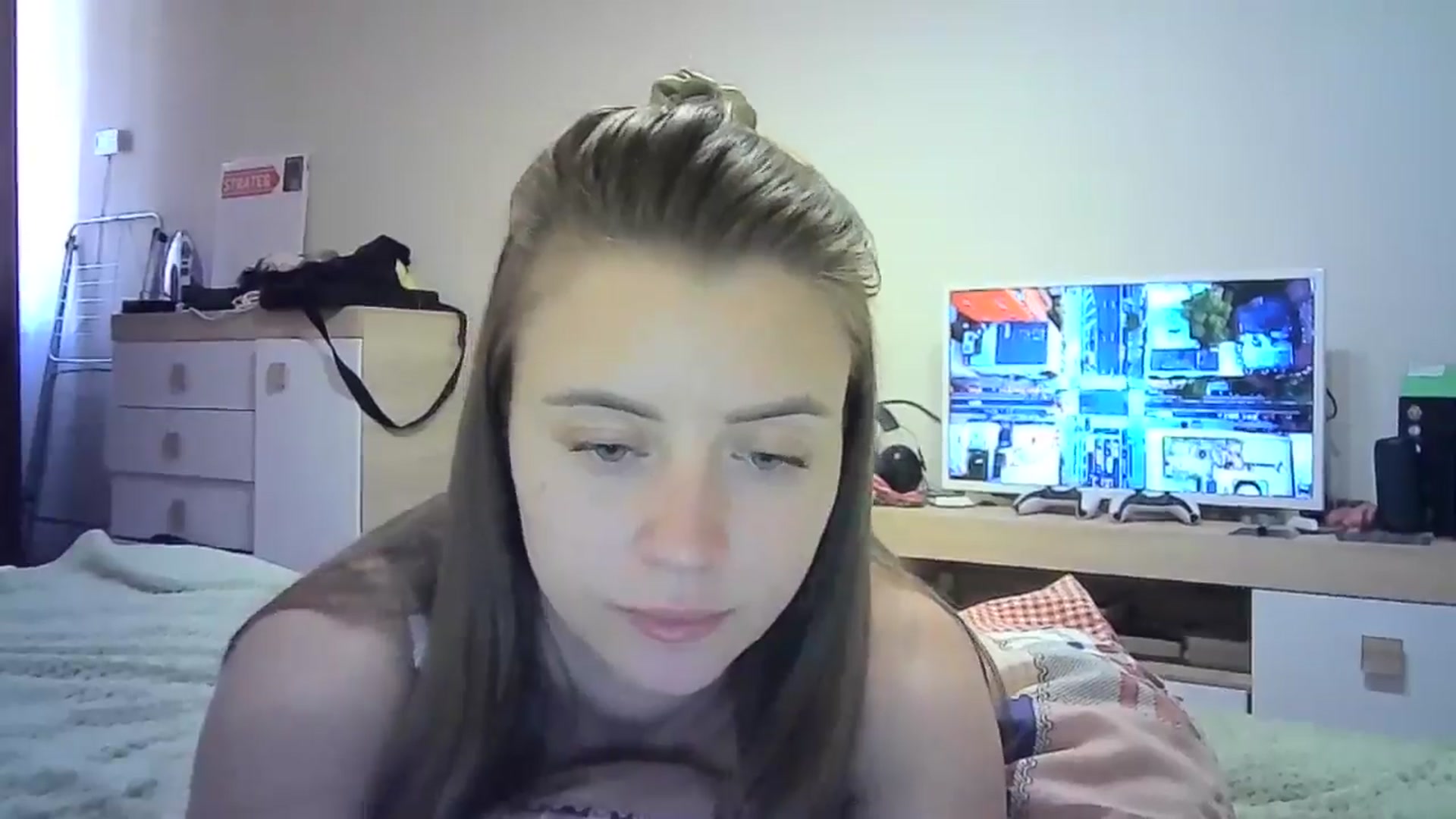 Gallery image thumbnail from Sulfate0's myfreecams stream on, 06/30/2024, 11:22 image 14 of 20