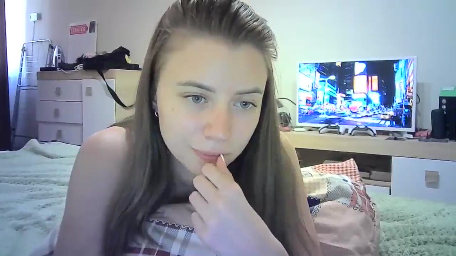 Gallery image thumbnail from Sulfate0's myfreecams stream on, 06/30/2024, 11:22 image 5 of 20