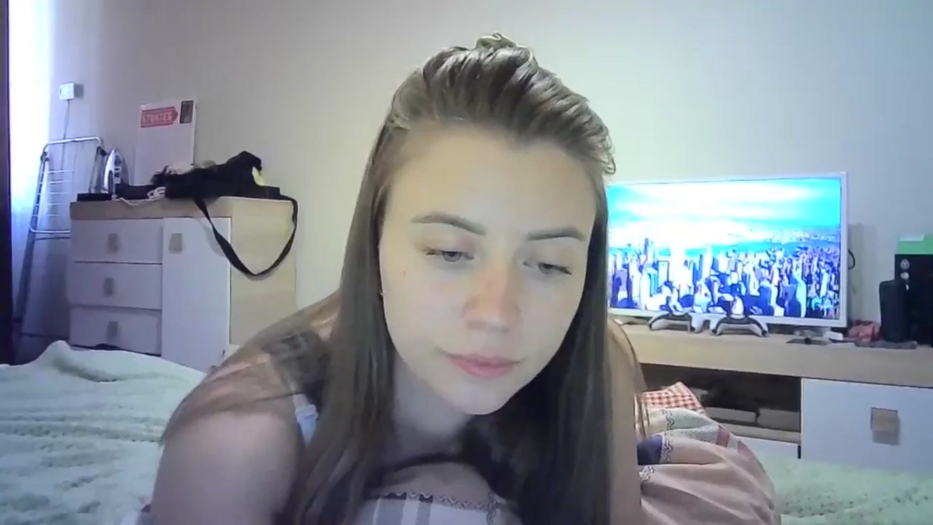 Gallery image thumbnail from Sulfate0's myfreecams stream on, 06/30/2024, 11:22 image 17 of 20