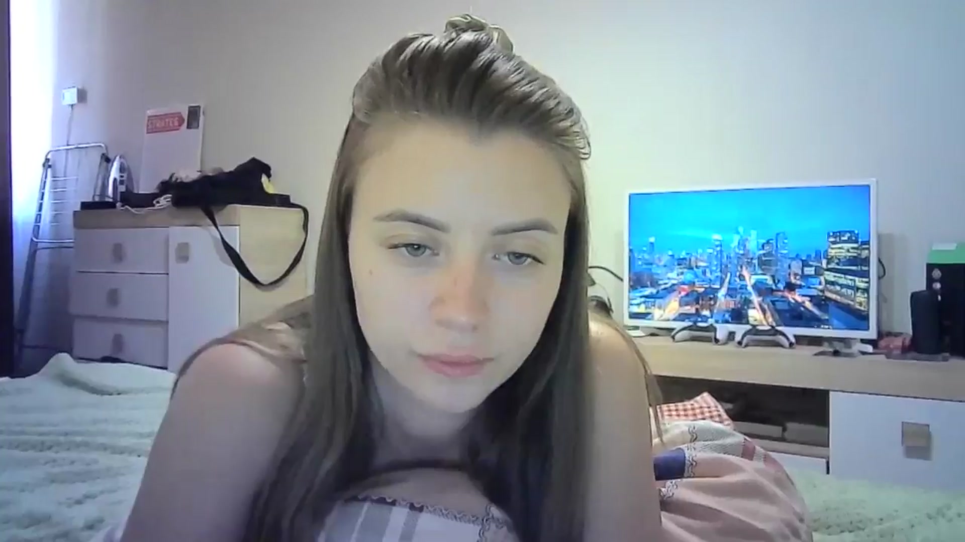 Gallery image thumbnail from Sulfate0's myfreecams stream on, 06/30/2024, 11:22 image 15 of 20