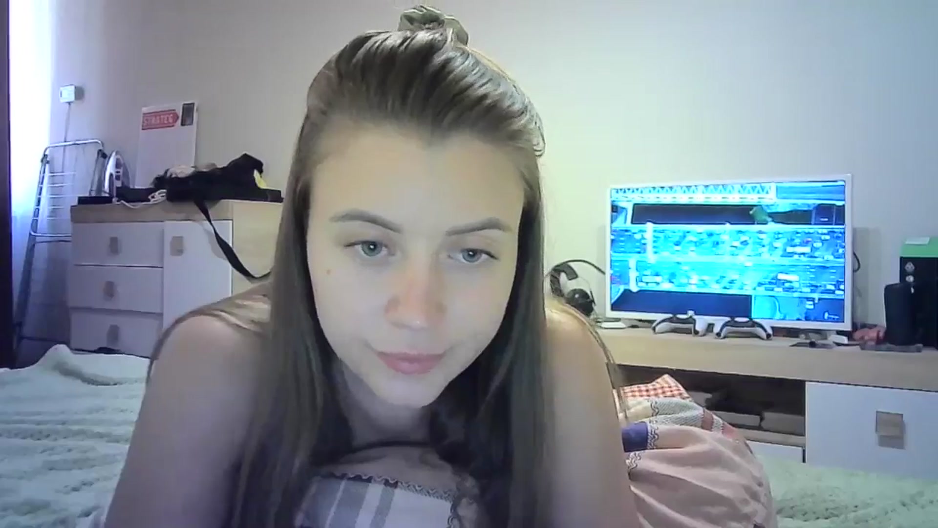 Gallery image thumbnail from Sulfate0's myfreecams stream on, 06/30/2024, 11:22 image 16 of 20
