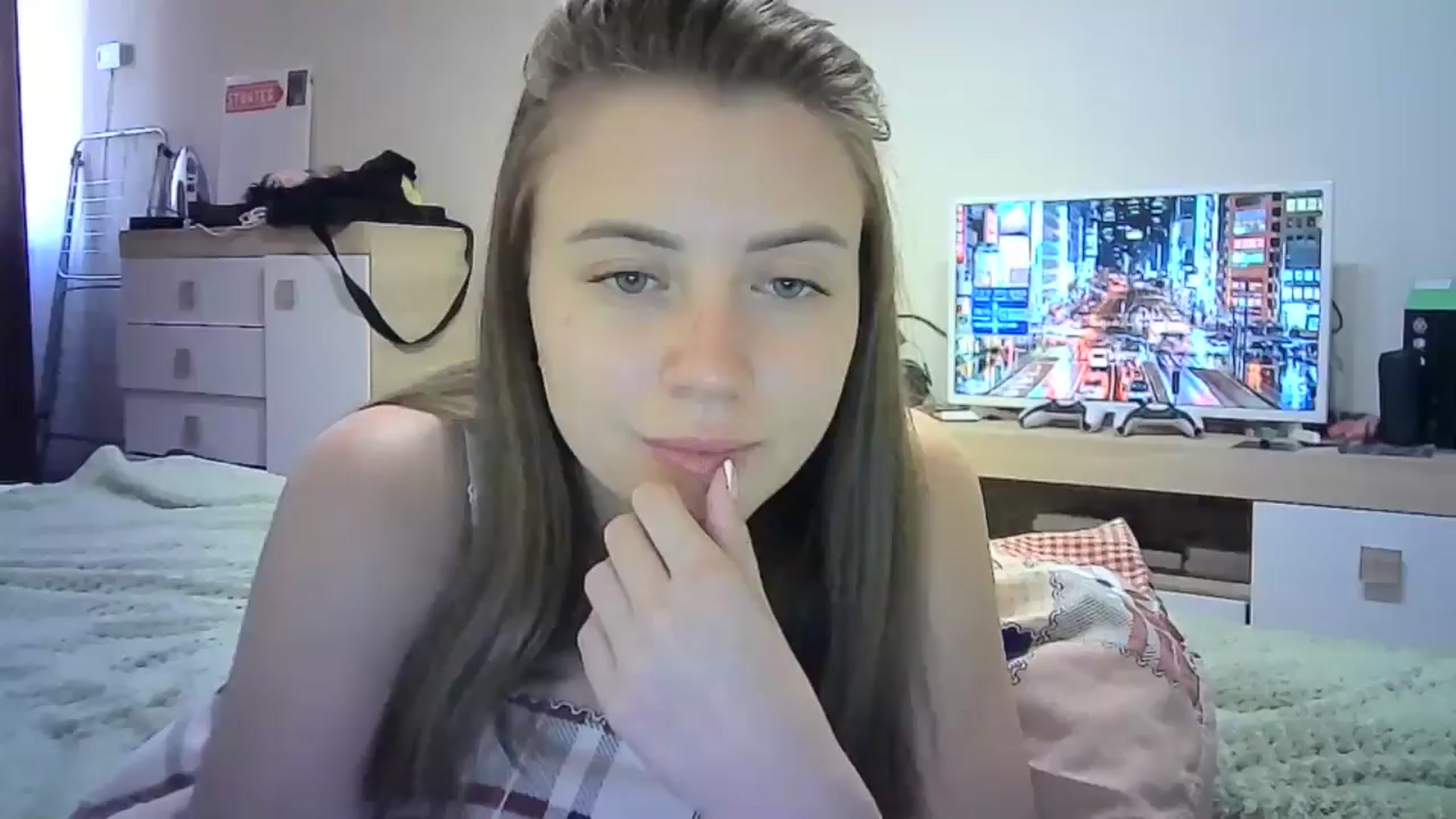 Gallery image thumbnail from Sulfate0's myfreecams stream on, 06/30/2024, 11:22 image 7 of 20