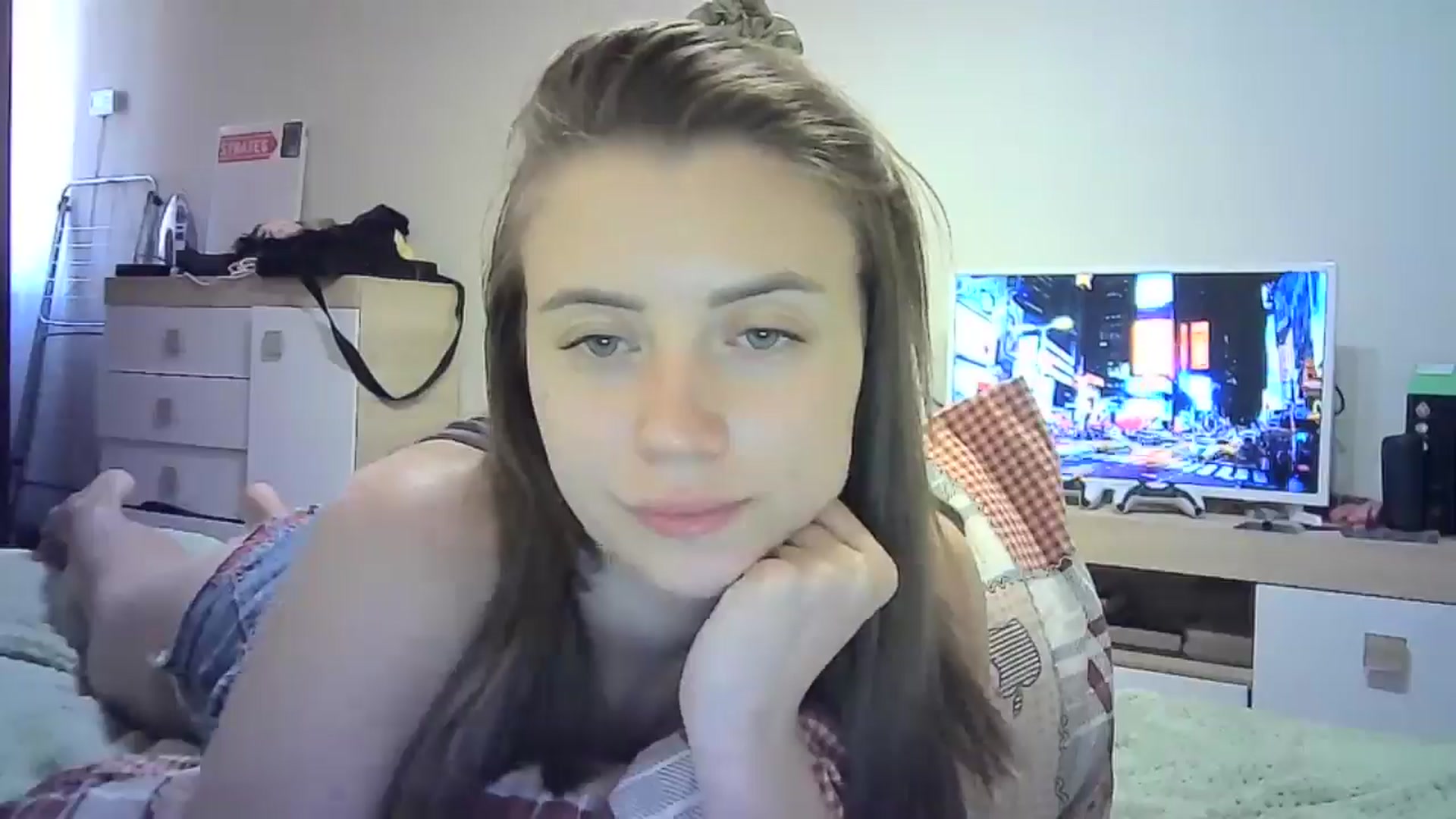 Gallery image thumbnail from Sulfate0's myfreecams stream on, 06/30/2024, 11:34 image 7 of 20