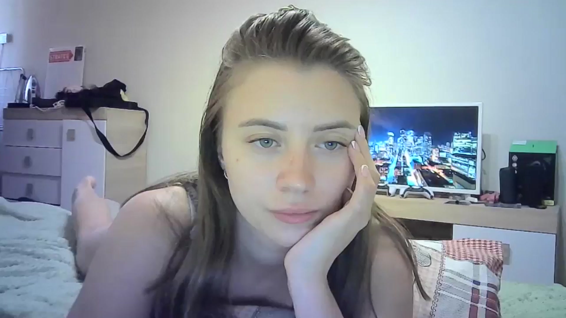 Gallery image thumbnail from Sulfate0's myfreecams stream on, 06/30/2024, 11:34 image 1 of 20