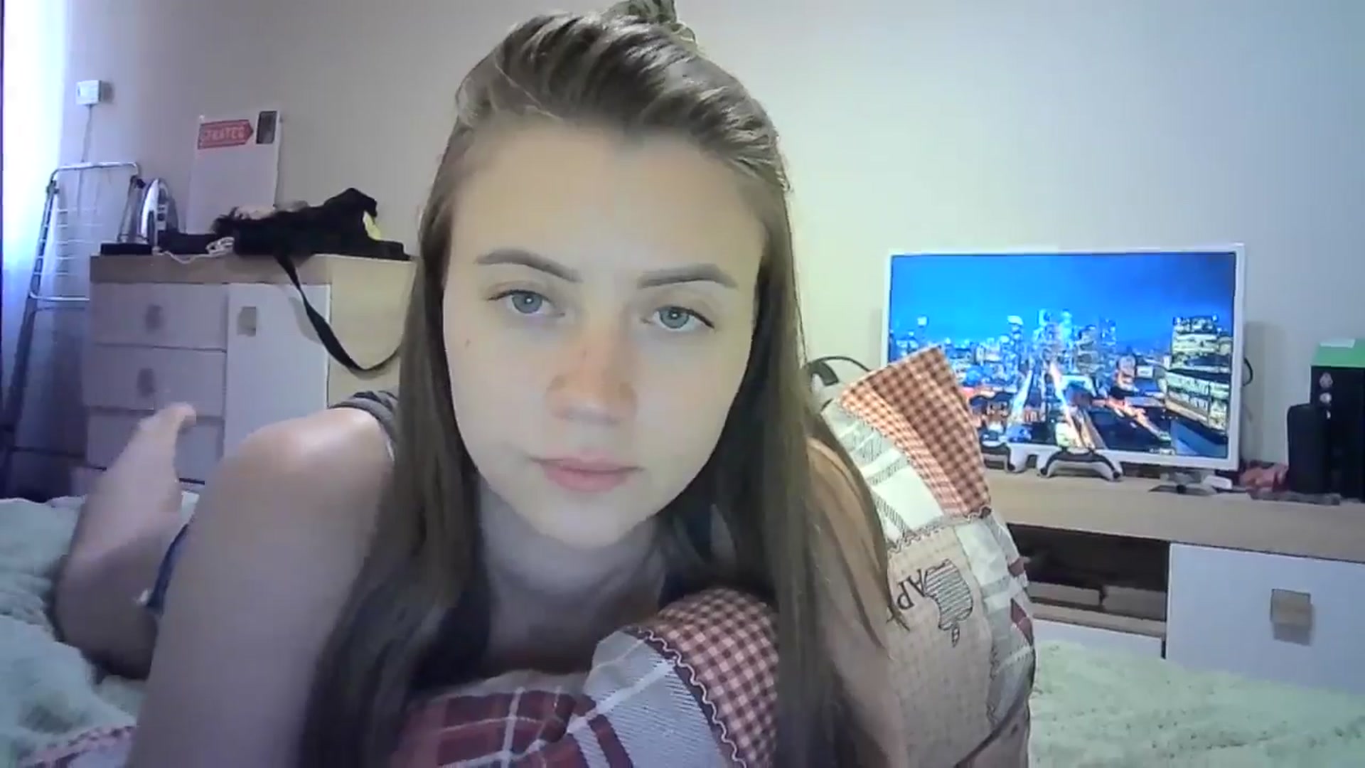 Gallery image thumbnail from Sulfate0's myfreecams stream on, 06/30/2024, 11:34 image 11 of 20