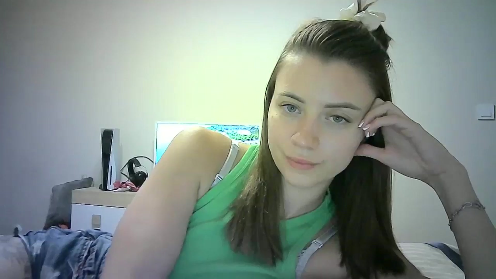 Gallery image thumbnail from Sulfate0's myfreecams stream on, 07/01/2024, 07:44 image 18 of 20