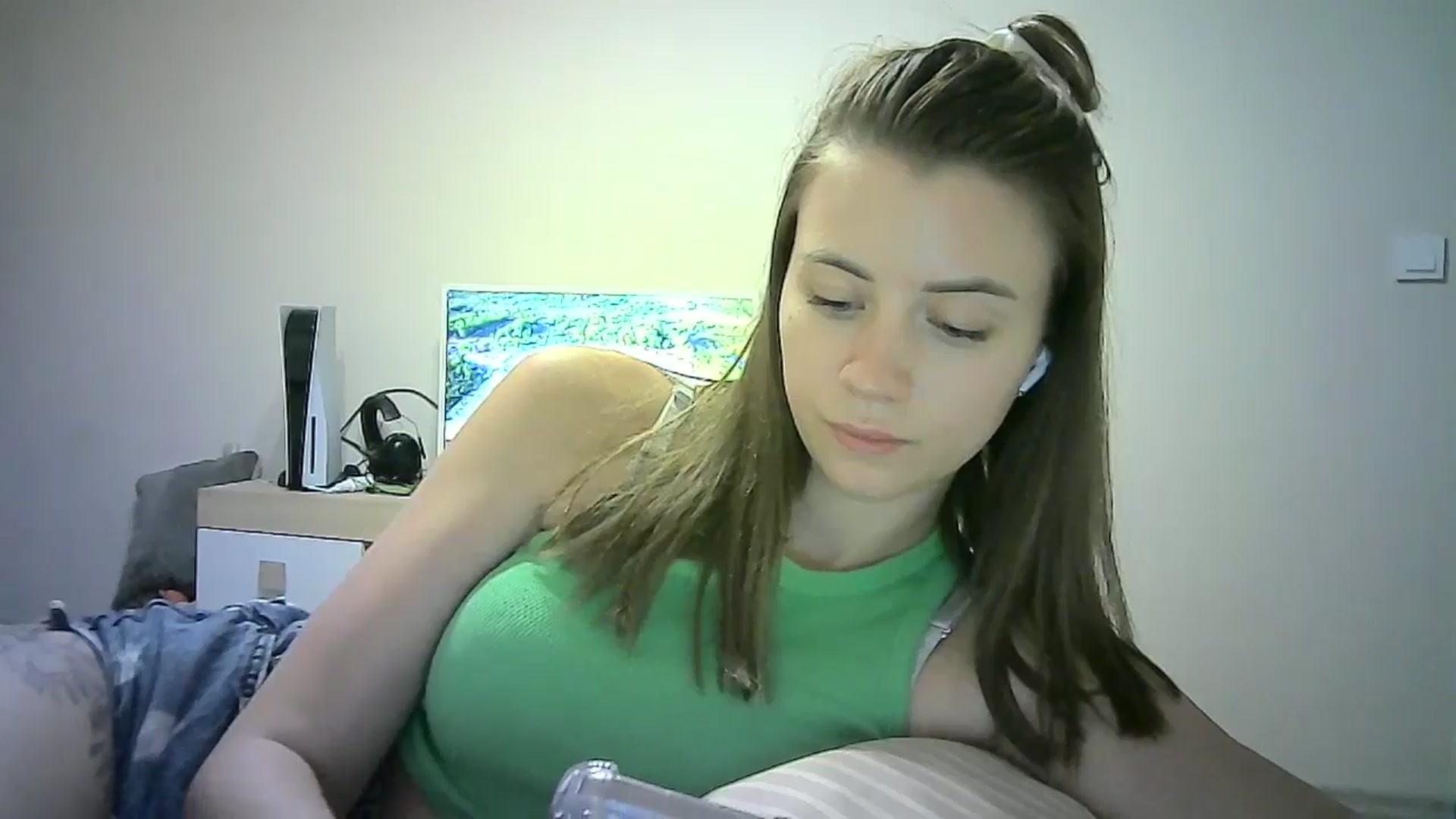 Gallery image thumbnail from Sulfate0's myfreecams stream on, 07/01/2024, 09:29 image 14 of 20