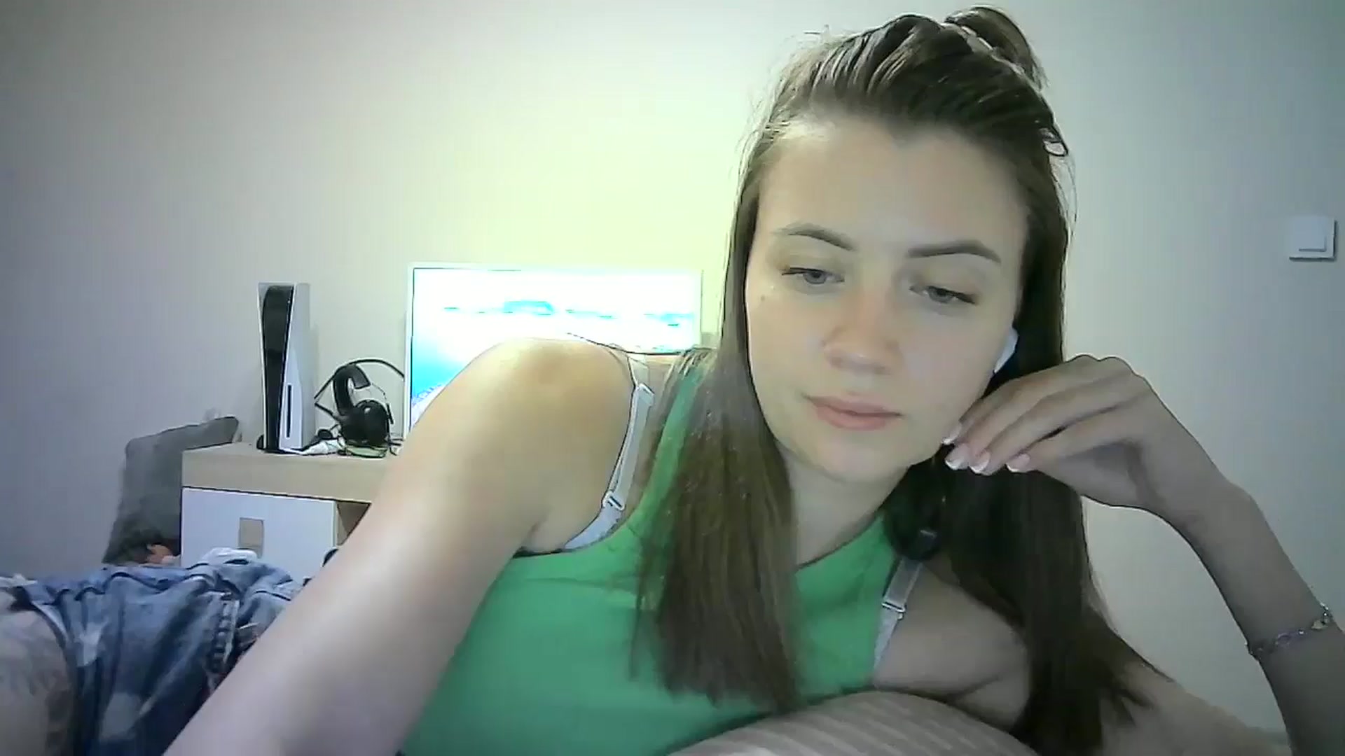 Gallery image thumbnail from Sulfate0's myfreecams stream on, 07/01/2024, 09:29 image 20 of 20