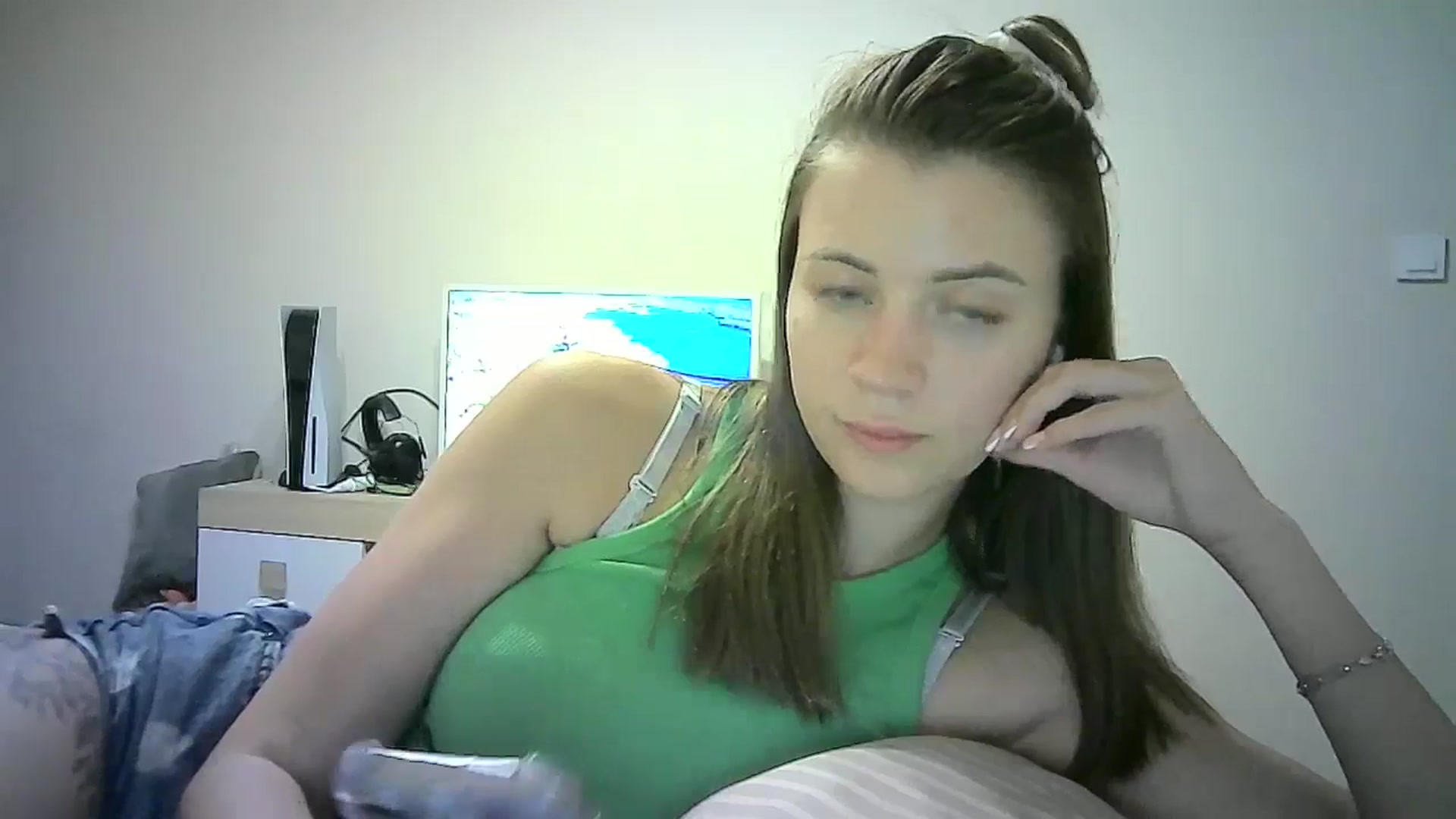 Gallery image thumbnail from Sulfate0's myfreecams stream on, 07/01/2024, 09:29 image 19 of 20