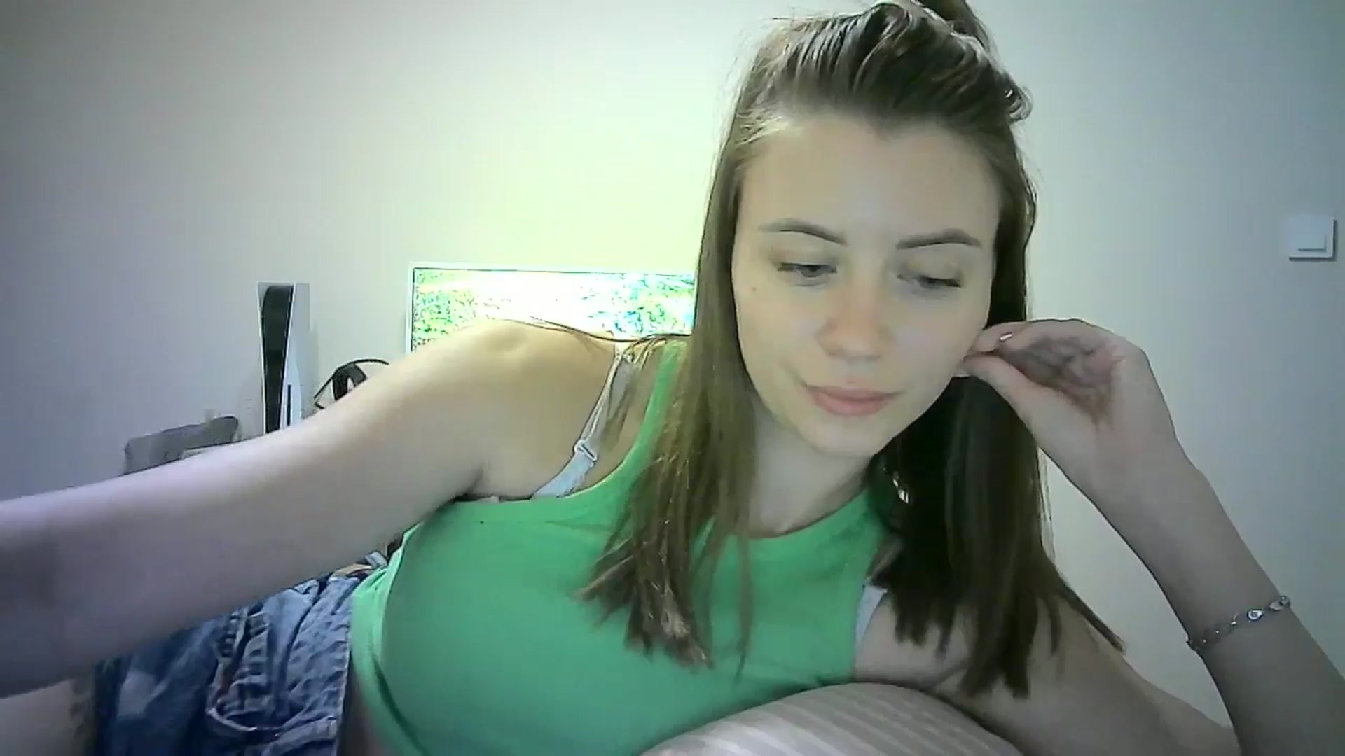 Gallery image thumbnail from Sulfate0's myfreecams stream on, 07/01/2024, 09:29 image 11 of 20