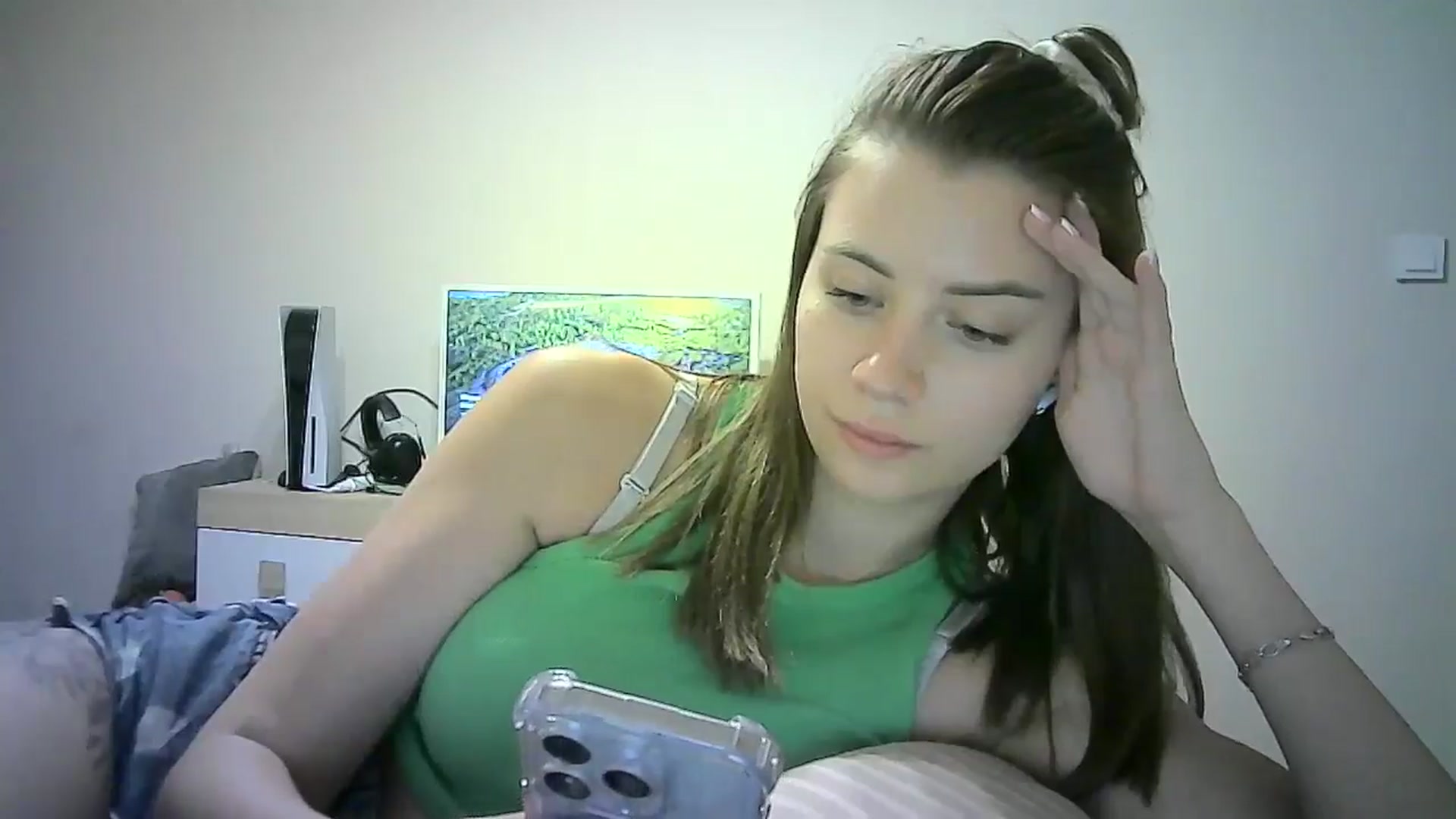 Gallery image thumbnail from Sulfate0's myfreecams stream on, 07/01/2024, 09:29 image 12 of 20