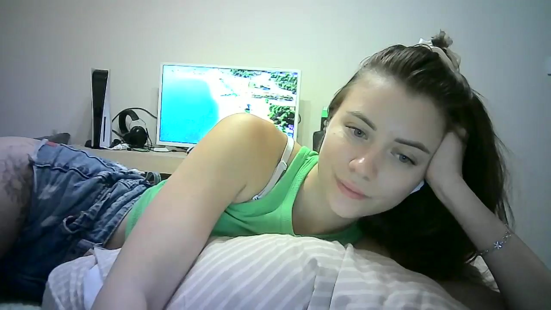 Gallery image thumbnail from Sulfate0's myfreecams stream on, 07/01/2024, 11:46 image 19 of 20