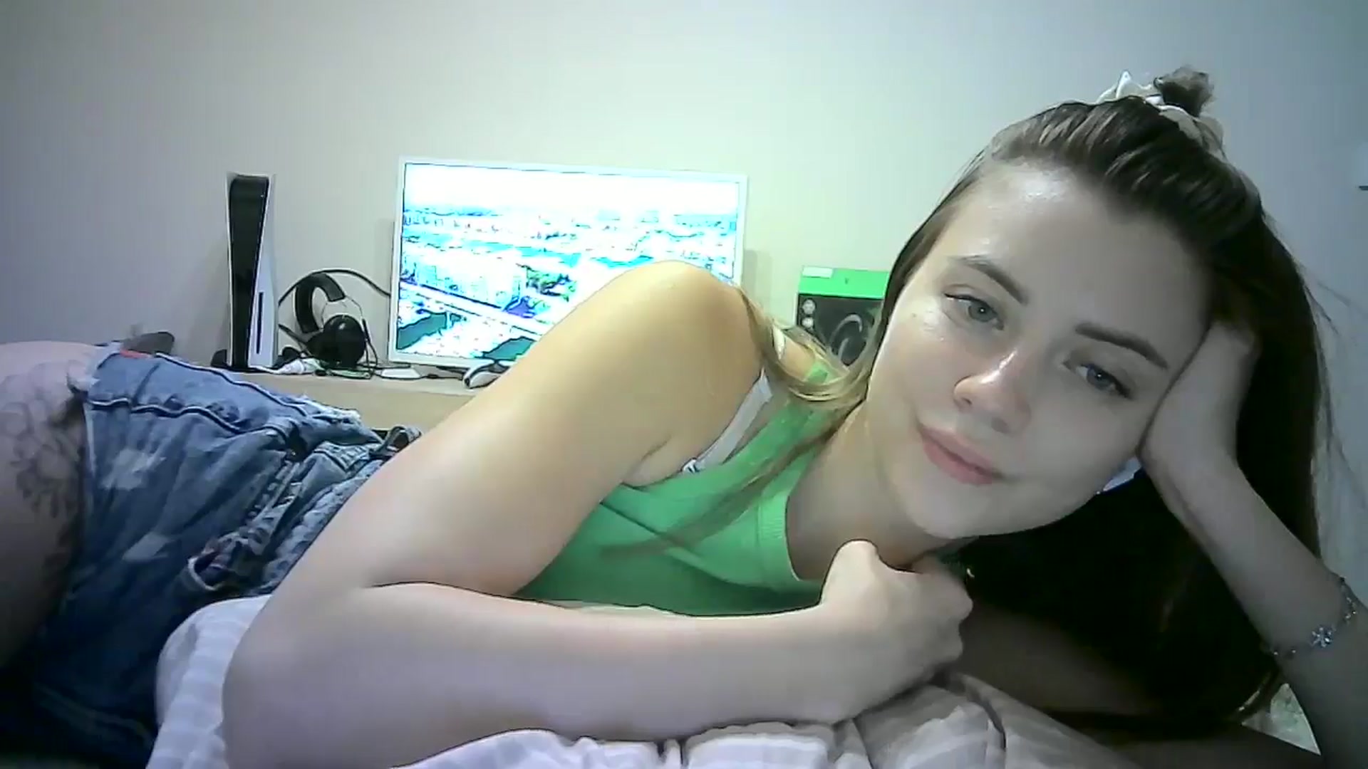 Gallery image thumbnail from Sulfate0's myfreecams stream on, 07/01/2024, 11:46 image 6 of 20