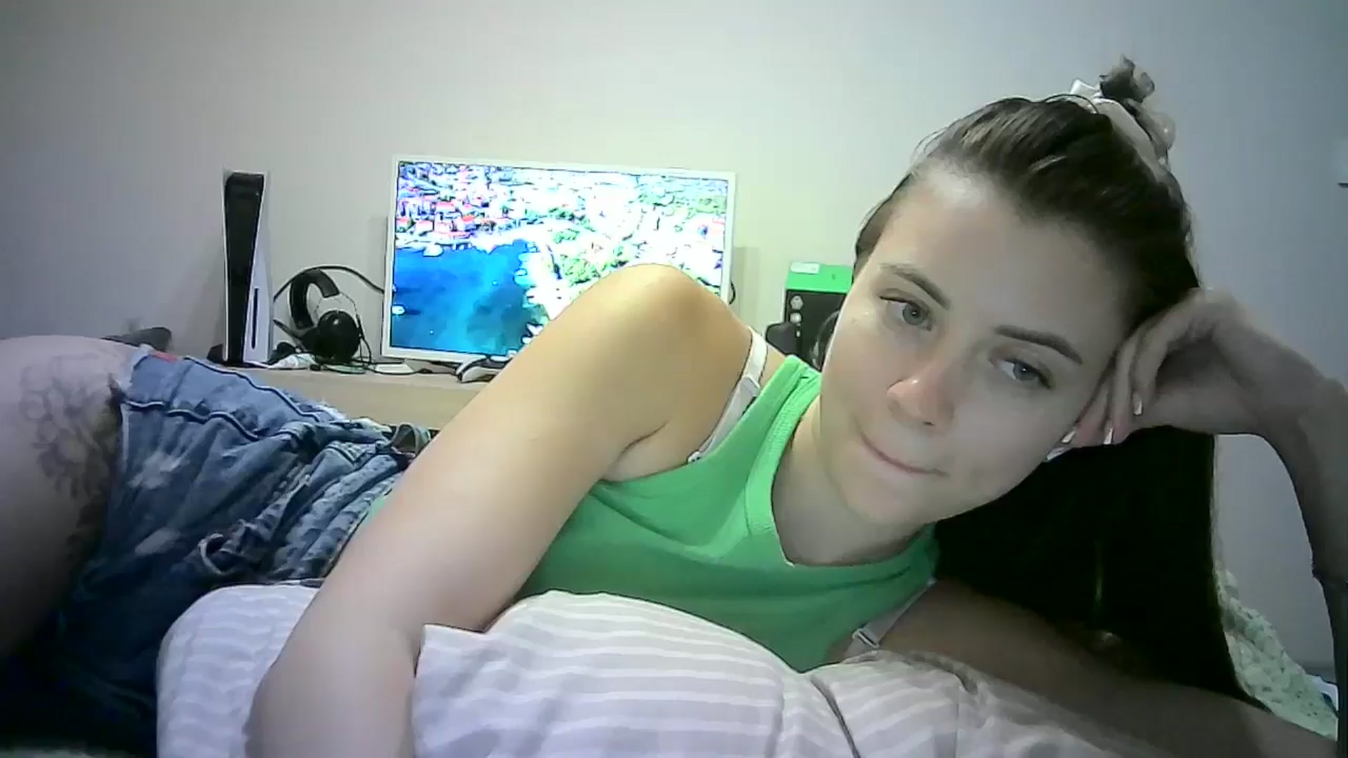 Gallery image thumbnail from Sulfate0's myfreecams stream on, 07/01/2024, 11:46 image 17 of 20