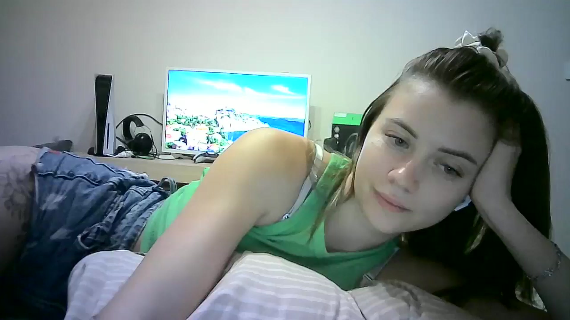 Gallery image thumbnail from Sulfate0's myfreecams stream on, 07/01/2024, 11:46 image 12 of 20
