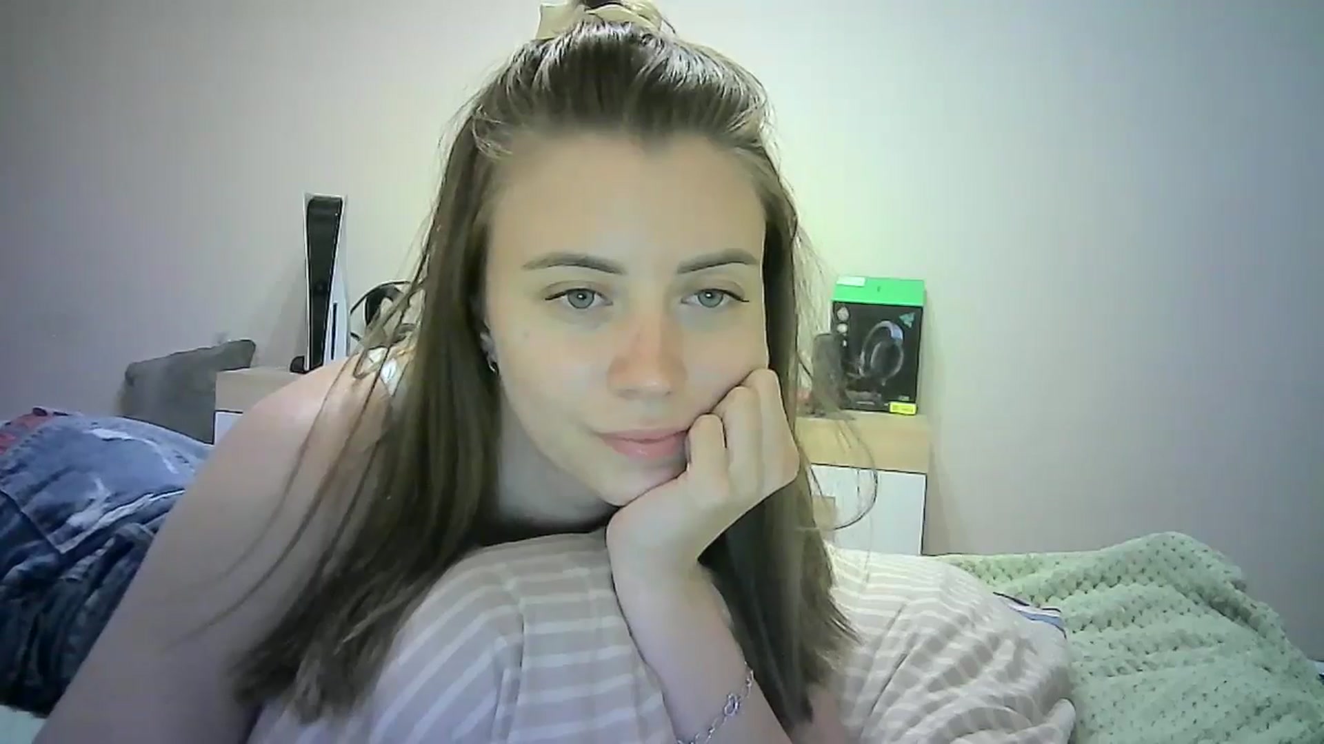 Gallery image thumbnail from Sulfate0's myfreecams stream on, 07/01/2024, 11:46 image 20 of 20