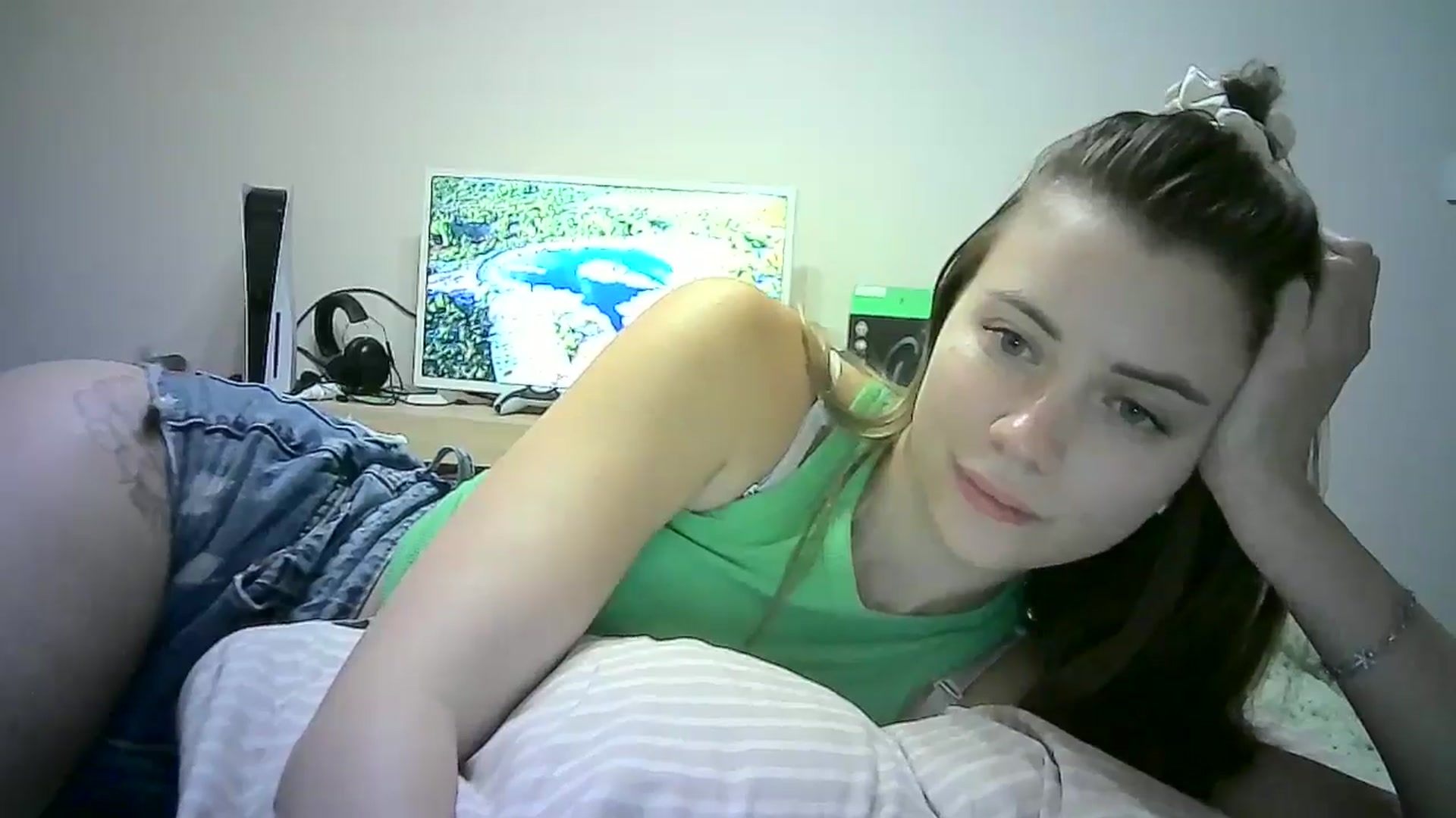 Gallery image thumbnail from Sulfate0's myfreecams stream on, 07/01/2024, 11:46 image 8 of 20