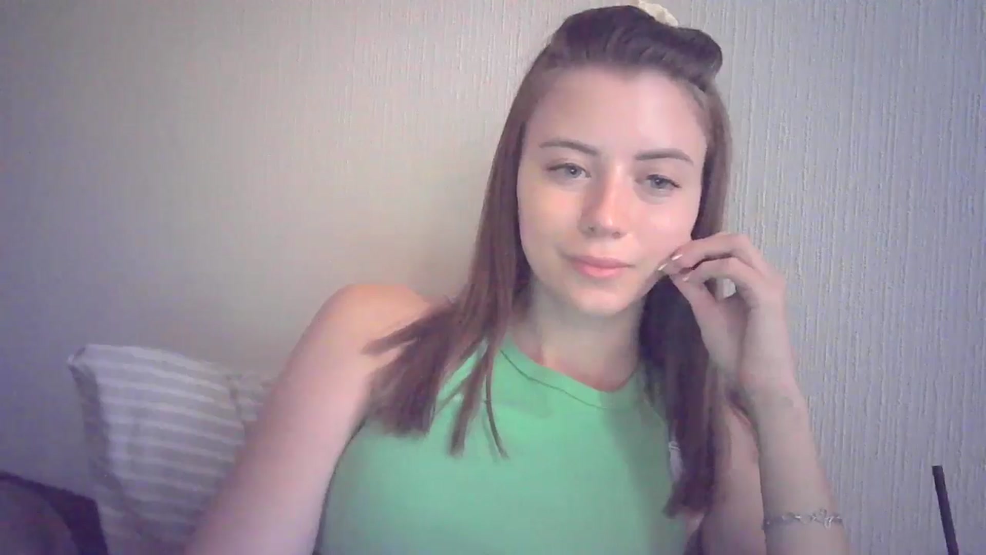 Gallery image thumbnail from Sulfate0's myfreecams stream on, 07/02/2024, 09:05 image 18 of 20
