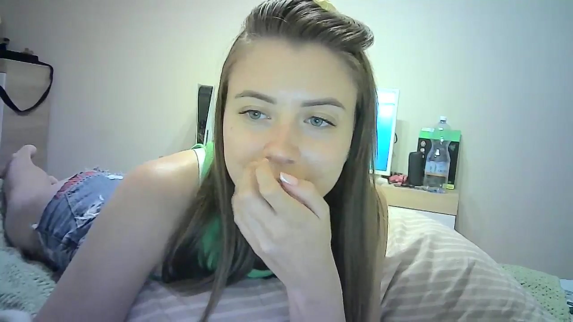 Gallery image thumbnail from Sulfate0's myfreecams stream on, 07/02/2024, 10:02 image 17 of 20