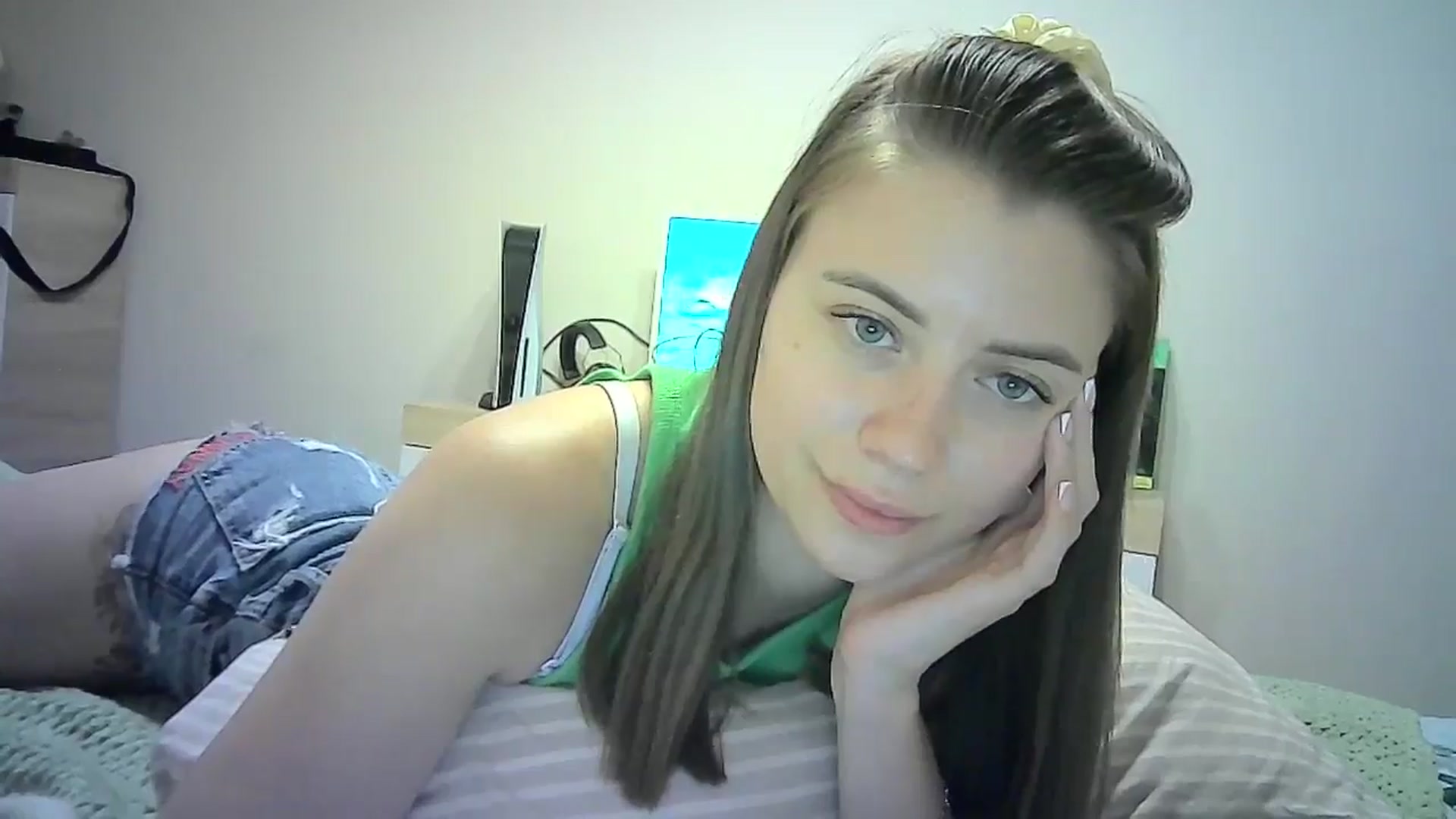 Gallery image thumbnail from Sulfate0's myfreecams stream on, 07/02/2024, 10:02 image 16 of 20